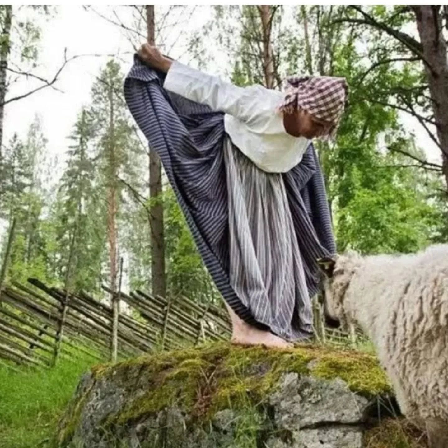 Temat &auml;r hett - repostar &auml;ven denna goding.

Nu ska vi prata Finland, finsk magi, folktro och V&Auml;KI.
Allts&aring; finsk folktro is the shit om ni fr&aring;gar mig, extremt inspirerande och annorlunda &auml;n svensk folktro.
Ta ex V&Auml