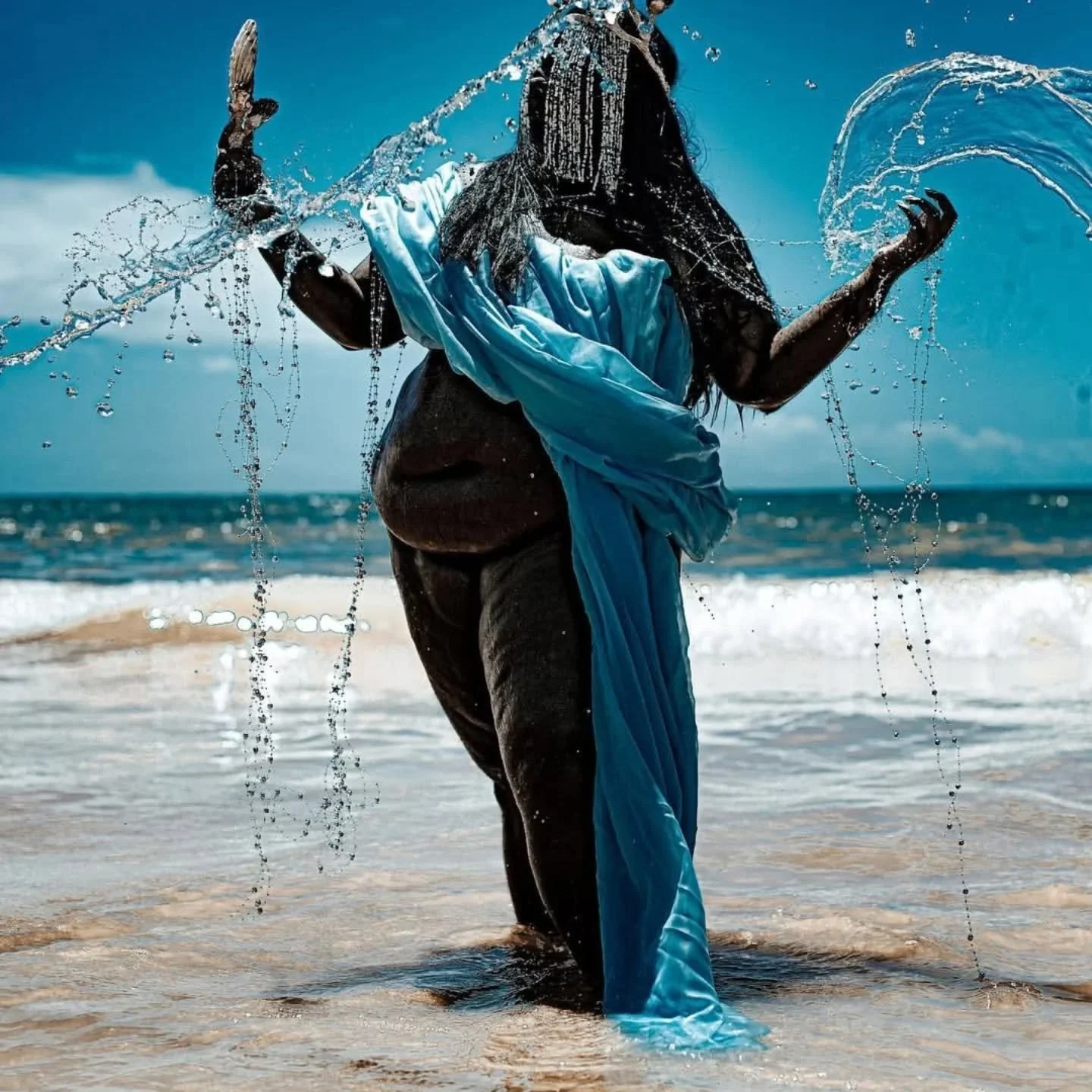 Jag vill bara ber&auml;tta hur mycket jag &auml;lskar denna konstn&auml;r!

Vem kan fota mig s&aring; h&auml;r? 
Jag har inte r&aring;d att &aring;ka till Brasilien just nu

Thanh you for your art @eumarvilaaraujo 🙏🏾 it's breathtaking and magic