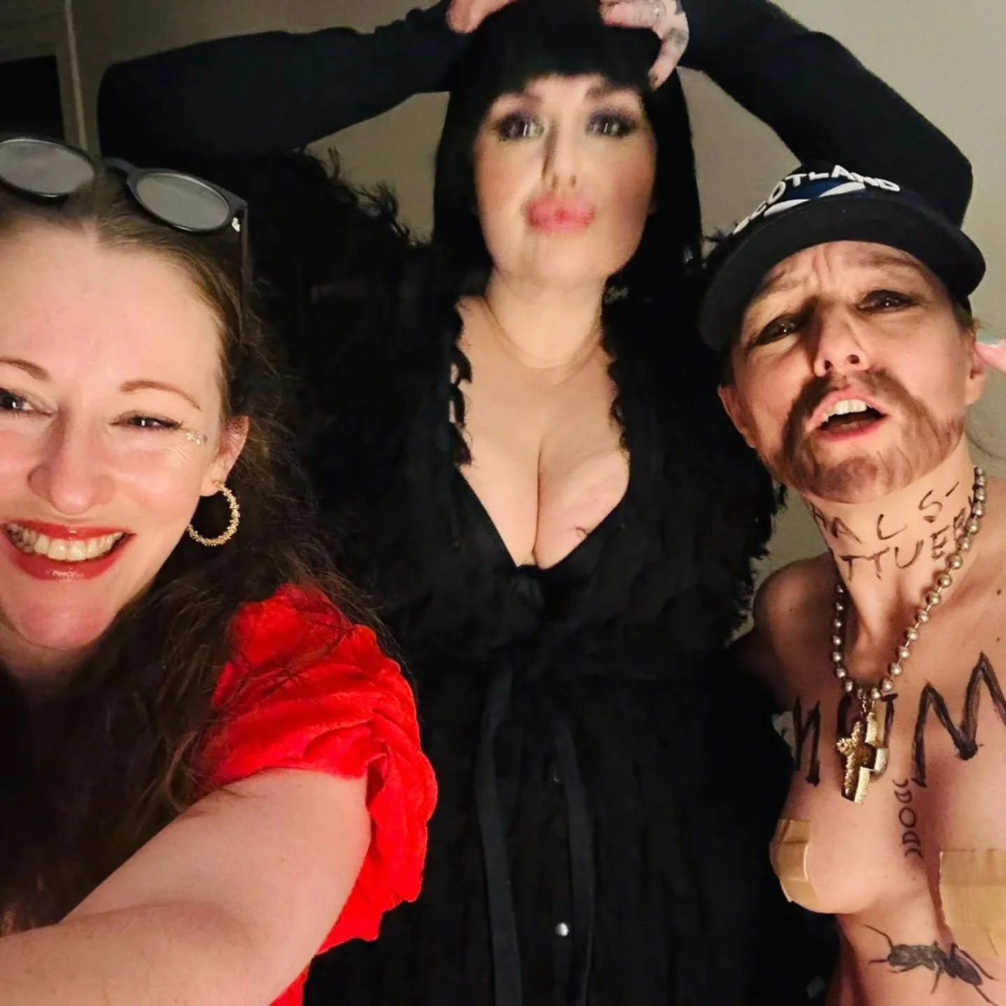 Women's Day
Kvinnodagen 

Always ready , always taking the fight. My feminist friends who never ever give upp. Witches,Snitches and Bitches.

Outtr&ouml;ttliga &auml;r ni i kampen f&ouml;r r&auml;tten till att vi ska f&aring; leva v&aring;ra liv full