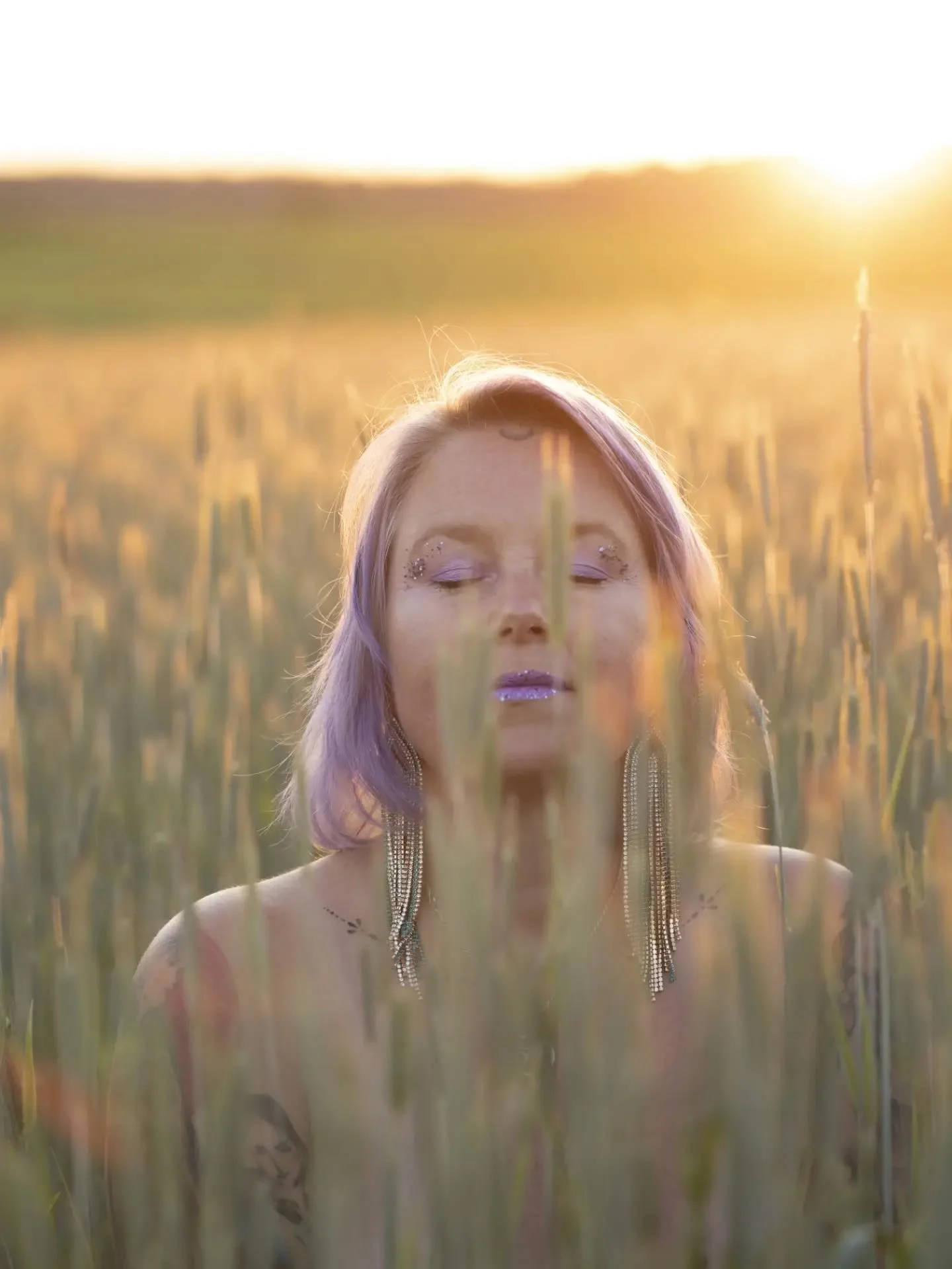 De h&auml;r orden brinner i mig, f&ouml;r mig fram&aring;t och v&auml;rmer mig. 

Love said: 
If you bring forth what is within you, what you bring forth will save you.

But if 
you do not bring forth what's within you, What you do not bring forth wi