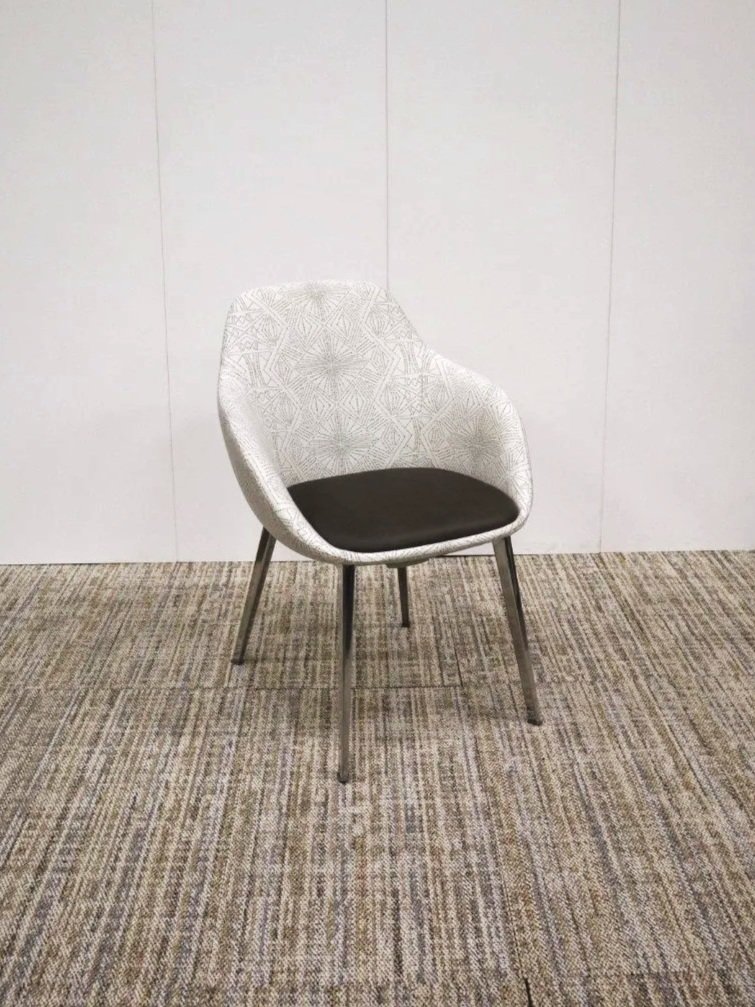 C12 | QTY : 2 | $150 | Bernhardt Chantal