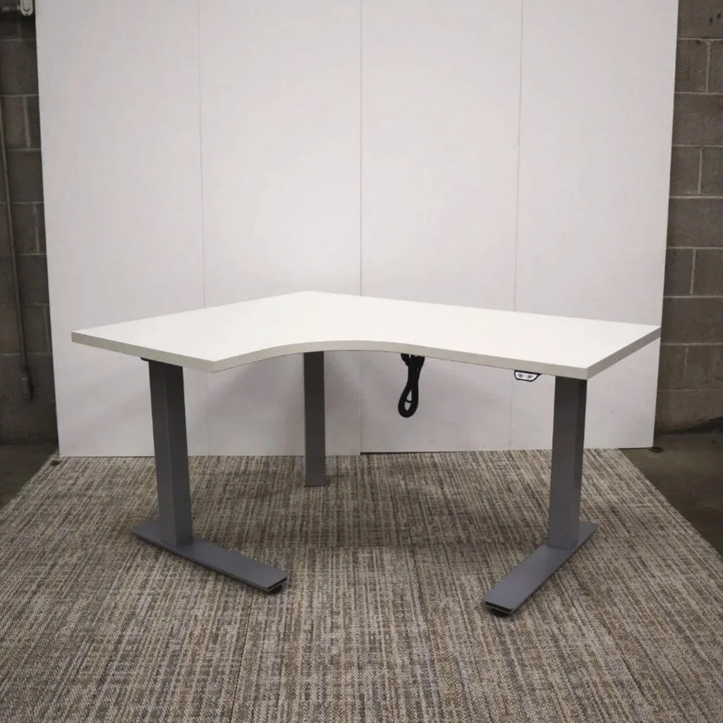 T5 | QTY : 1 | $200 | Height Adjustable Table 