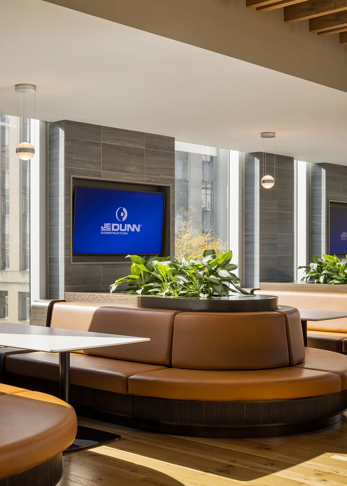 je-dunn-kansas-city-hq-cafe-biophilic-design.jpg