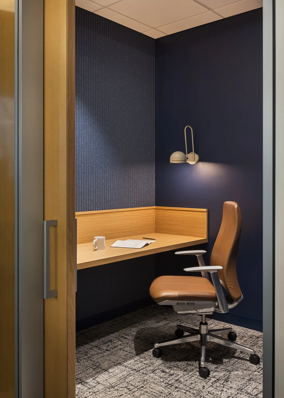 je-dunn-kansas-city-hq-encompas-haworth-enclose-walls-reuse.jpg