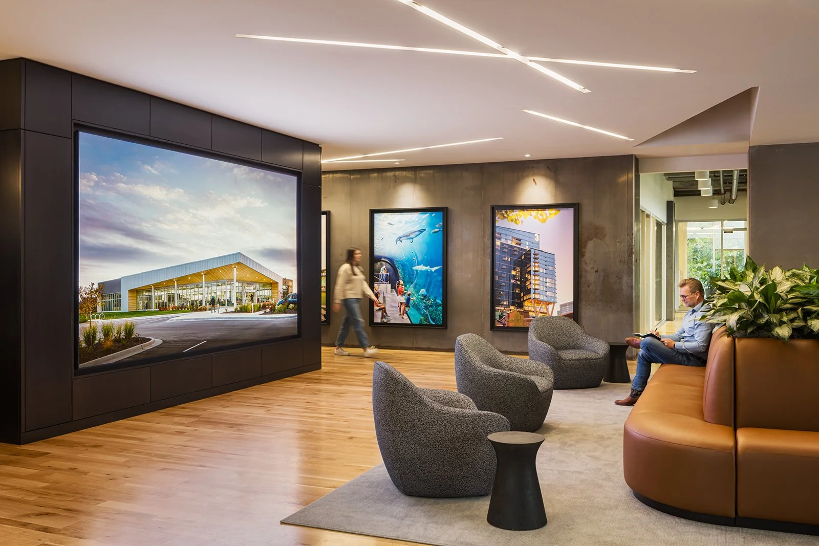 je-dunn-kansas-city-hq-renovation-project-display-wall.jpg