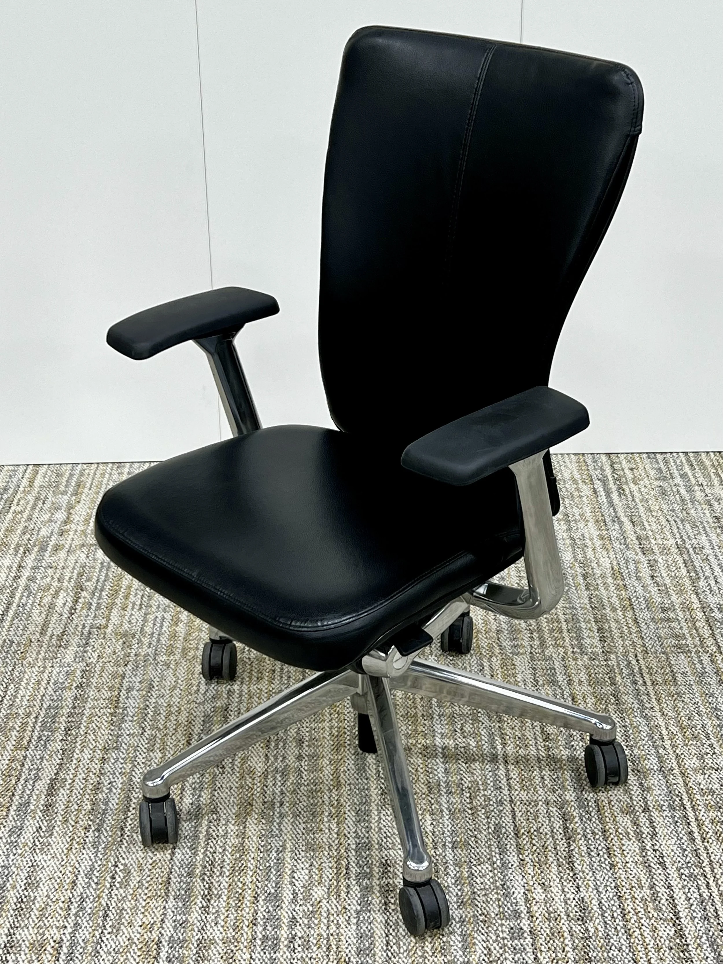 C3 | QTY : 2 | $200 | Haworth Zody