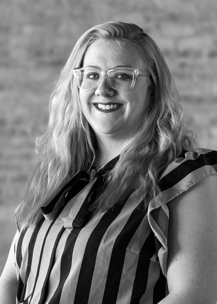 Lindsey Scott headshot - Project Manager at encompas, a Best in Class Haworth furniture dealer in Omaha, NE