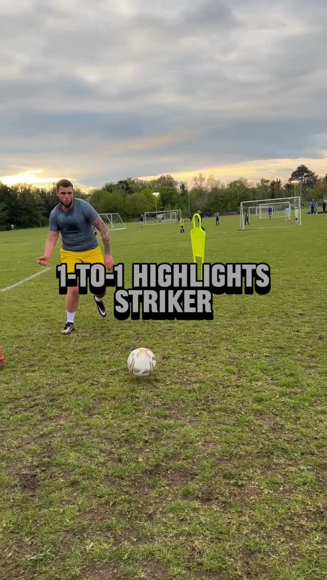 Clean strikes from @joes_fitness98 🔥⚽️
#soccertraining #soccerpractice #soccerdrills #soccercoach #soccercoaching #footballcoaching #footballcoach