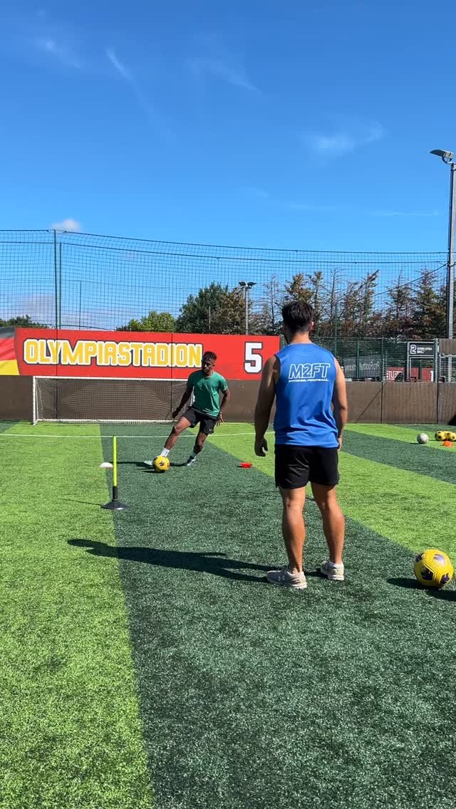 Been a hot minute @amaran.s9 . Brilliant to have @atshots_pg attend too ⚽️🔥
#soccertraining #soccerpractice #soccerdrills #footballcoach #footballcoaching #epsom #soccerplayers