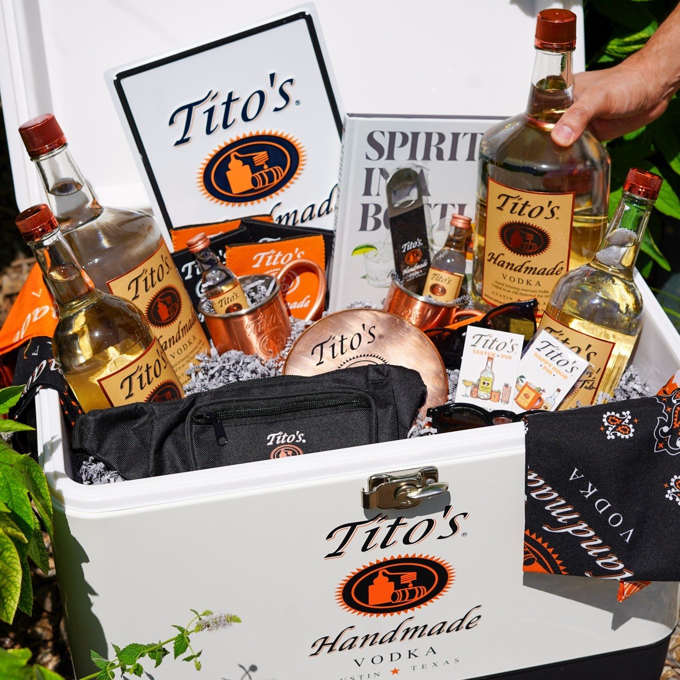 🎉🍹 GIVEAWAY ALERT! 🍹🎉

Summer just got a whole lot cooler! We&rsquo;re giving away a Tito&rsquo;s Handmade Vodka cooler packed with summer fun essentials and Tito's goodies! ☀️🍸

To enter:
1️⃣ Follow @titosvodka and @austinrestaurantweeks
2️⃣ Ta