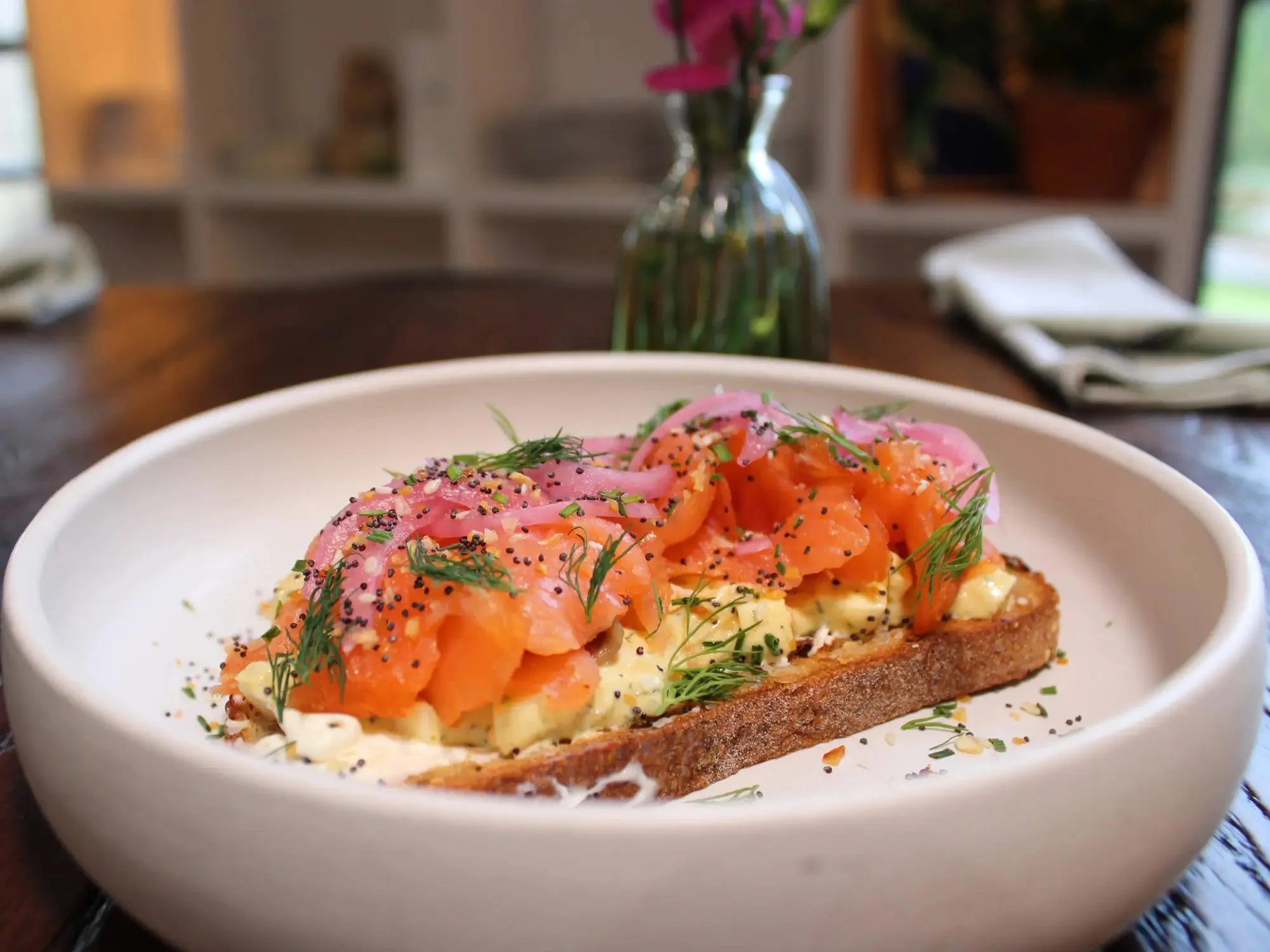 cafe-largesse-toast-with-salmon.jpg