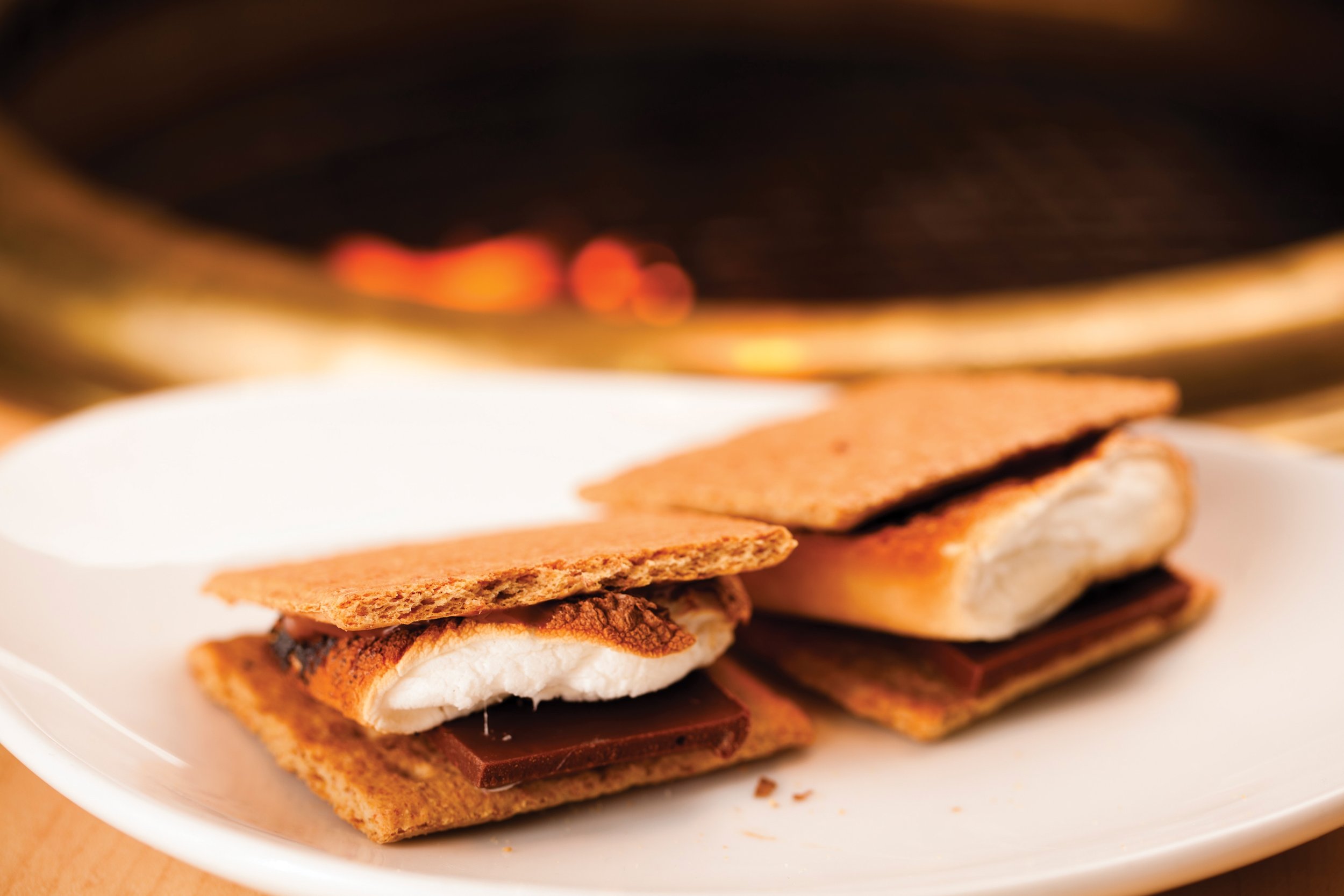grill_dessert_smores_ca1311a3.jpg