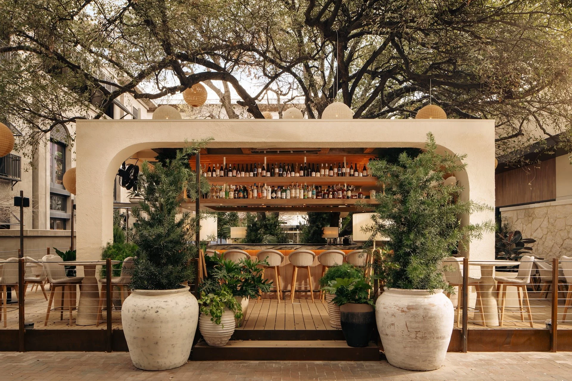 d86c87c4-emaaustin_patiobar_chasedaniel.jpg