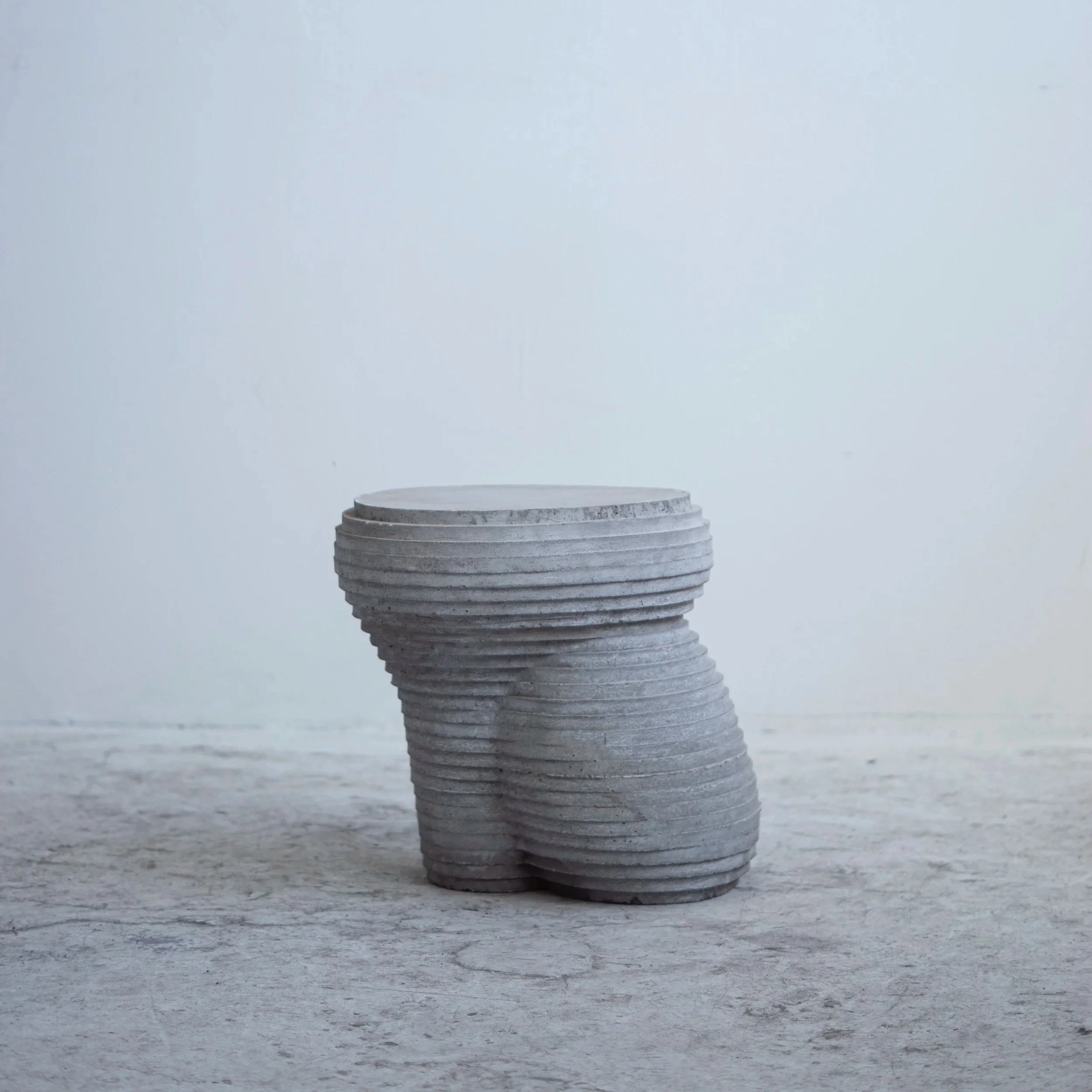 STOOL 001