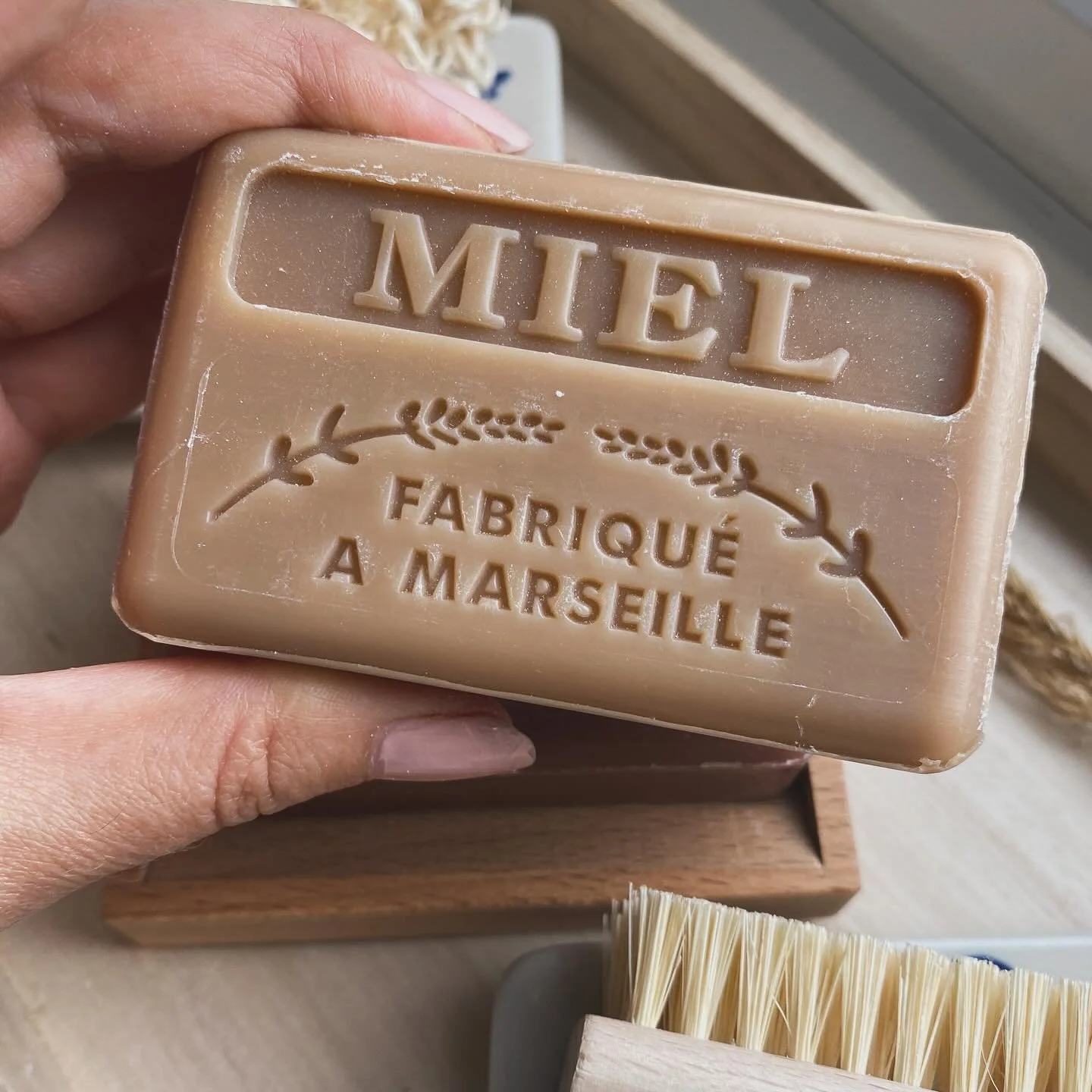 Indulge your skin in the richness of our honey soap, blended with BIO Shea Butter for a soft, healthy-looking glow this Autumn 🍯🍂
#autumnfavourites #honeysoap