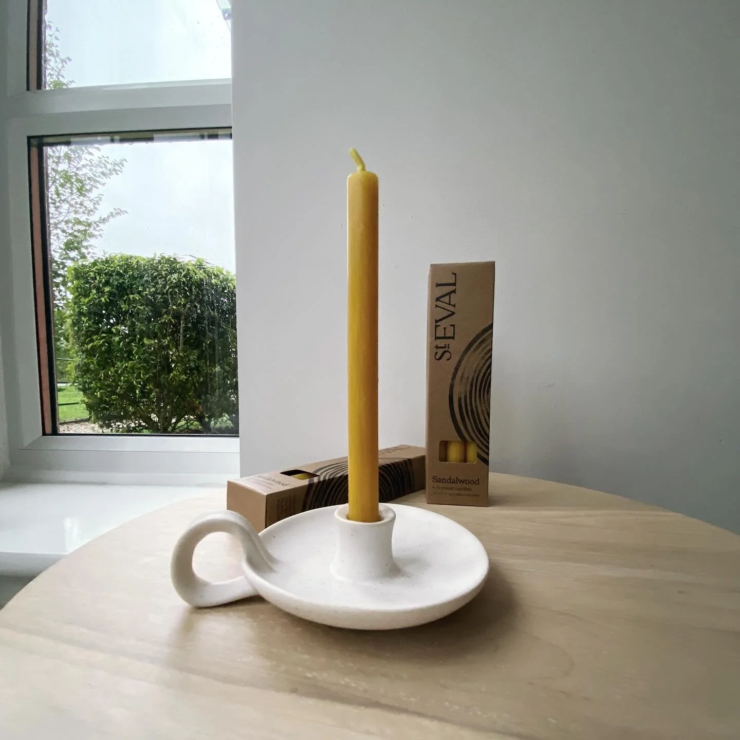 If you&rsquo;re a fan of woody fragrances these beautiful mini candles infused with eucalyptus and deep sweet musk are now back in stock. Pair up with simply elegant white speckle holder - a stunning gift on its own! 

#autumnscents #autumncolours #a