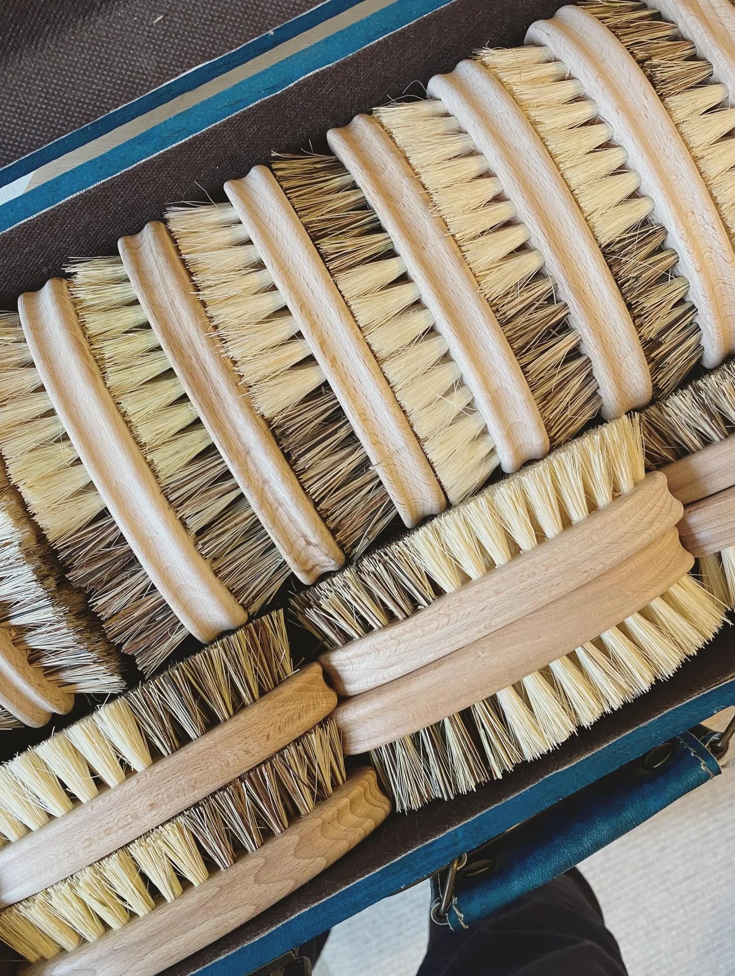 A quiet transformation is gathering behind the scenes&hellip;
More to come very soon.

#thecandletreeuk #independentshop 
#behindthescenes #suitcaseofbrushes #vegetablebrushes