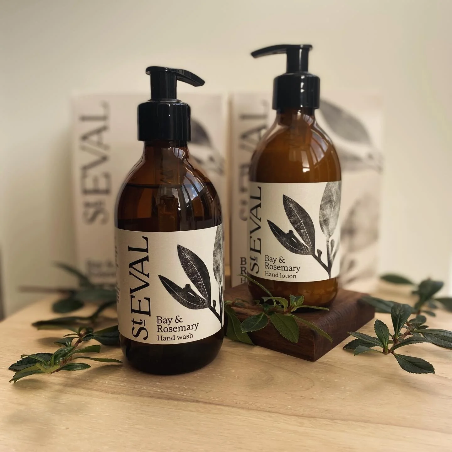 New week, fresh vibes with Bay &amp; Rosemary - nature's therapy 🌿

Have a great week everyone.

#bayandrosemary #handcare #mondayvibes 
#bathroombliss #stevalcandlecompany