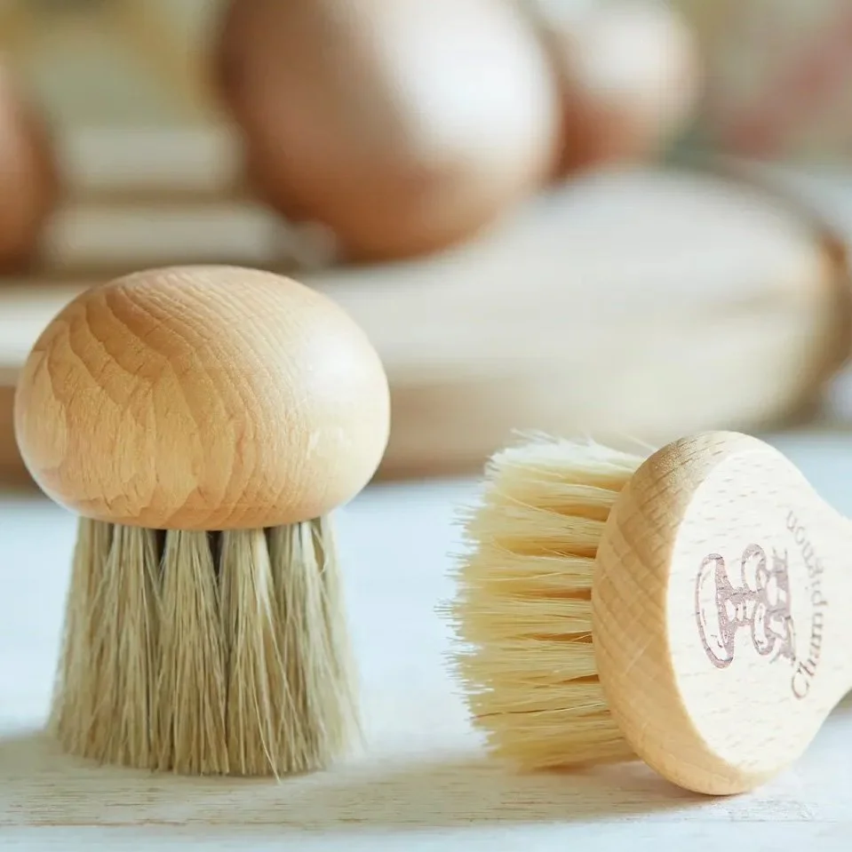 Redecker Mushroom Brush 03.jpg