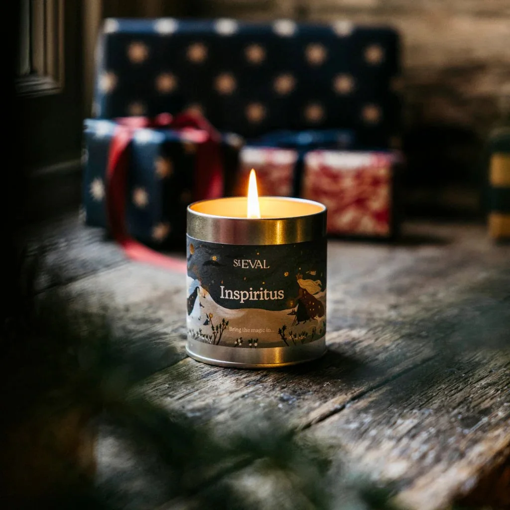 Inspiritus Christmas Scented Tin Candle.03.jpeg