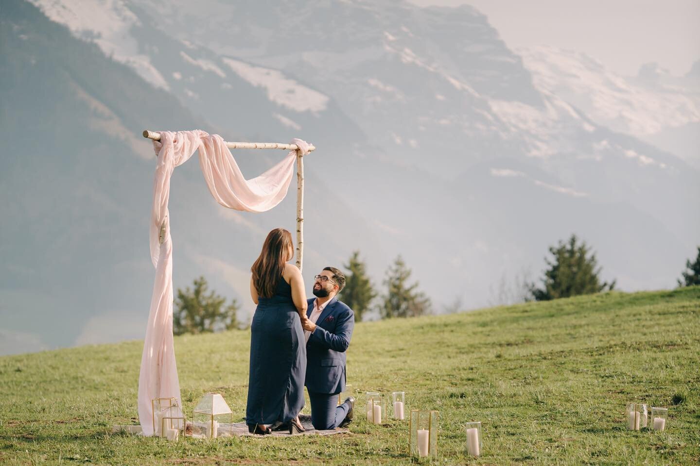 &laquo;
She said yes 💍

Location: @villahonegg
Planung &amp; Umsetzung: 
@heiratsantragschweiz
@villahonegg 
Konzeption: @events2people
Dekoration: @traumtag_werkstatt
Fotografie: @slatana_studio 

#heiratsantrag #proposal #verlobungsantrag #engagem