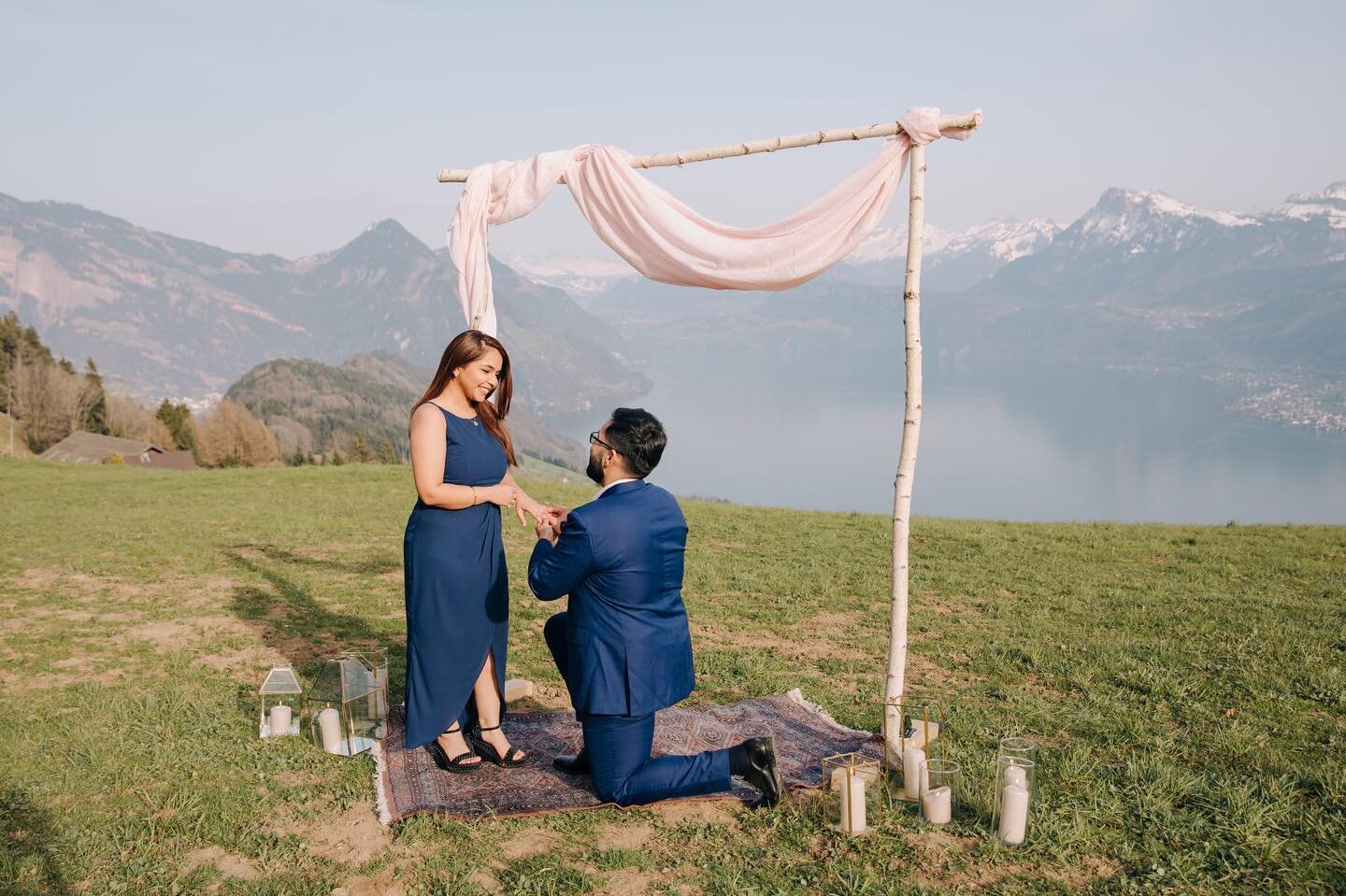 &laquo;
Kash &amp; Indee forever 💍

Location: @villahonegg
Planung &amp; Umsetzung: 
@heiratsantragschweiz
@villahonegg 
Konzeption: @events2people
Dekoration: @traumtag_werkstatt
Fotografie: @slatana_studio 

#heiratsantrag #proposal #verlobungsant