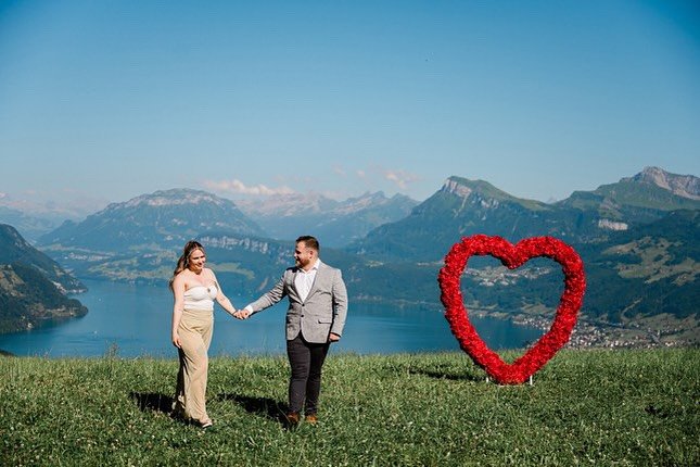 💍🇨🇭
Heiratsantrag von Paige &amp; Harry im Hotel Villa Honegg mit traumhafter Sicht auf die Berge und den Vierwaldst&auml;ttersee.

Location: @villahonegg 
Dekoration: @heiratsantragschweiz 
Fotografie: @hochzeit_johanna_unternaehrer 

#heiratsant