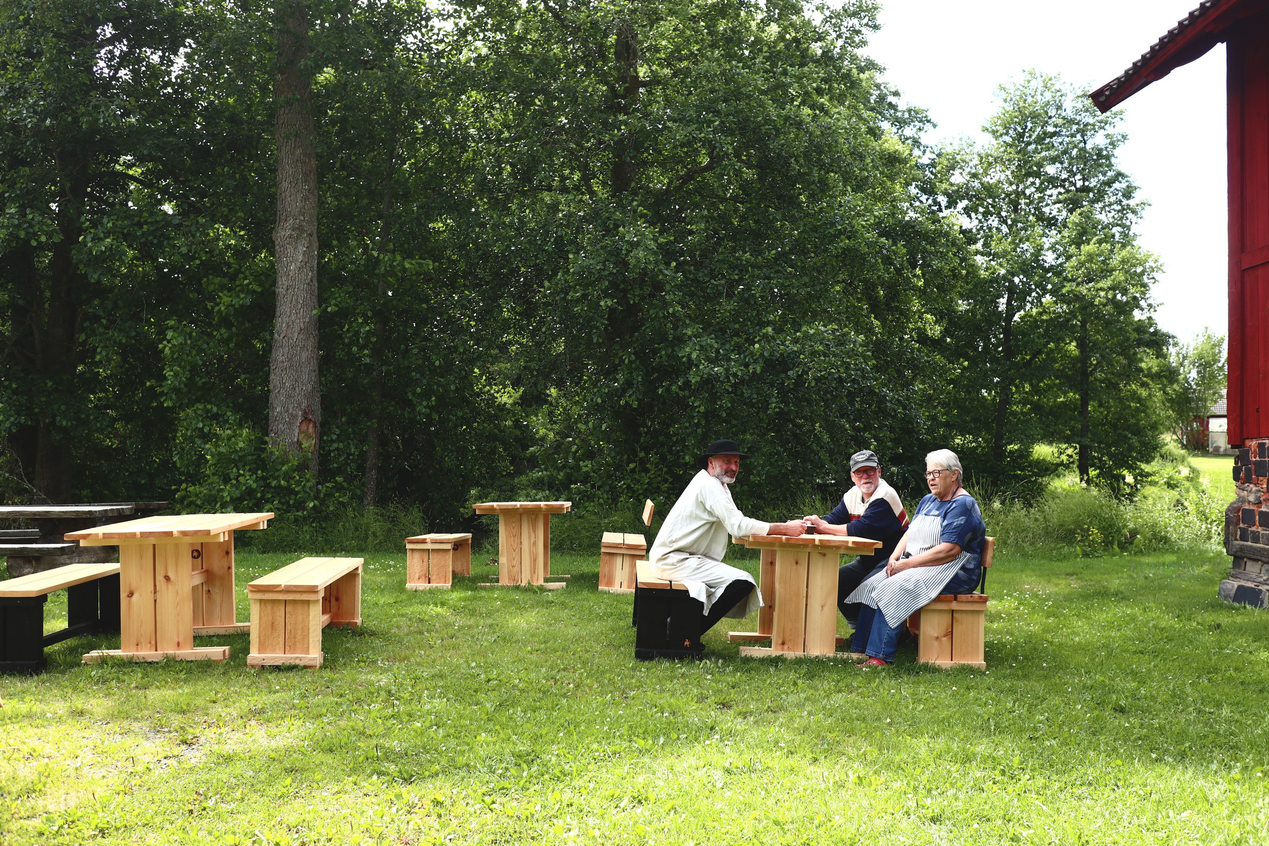 Karmansbord och bänk