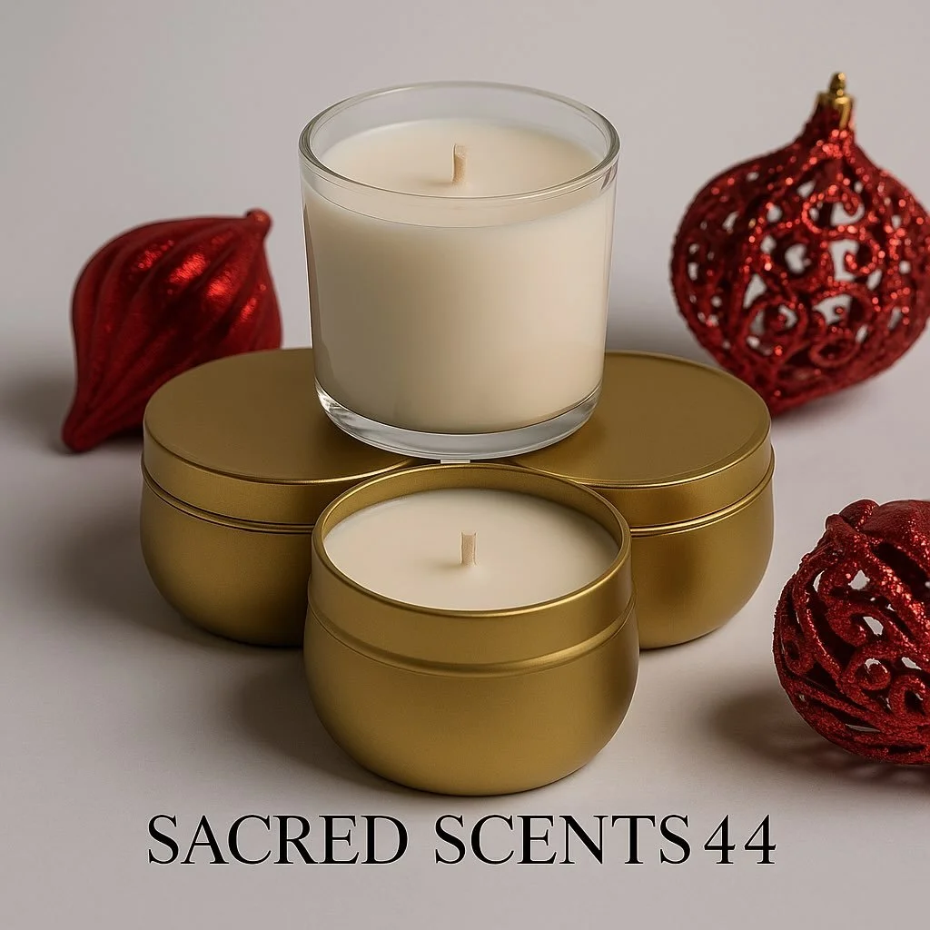 There&rsquo;s nothing like candlelight during the holidays ✨
This hand-poured soy wax candle creates a warm, inviting glow perfect for cozy nights, gifting, or quiet moments of reflection.

🕯️ Clean burn
✨ Minimal luxury

🛍️: Sacredscents44.com

#s