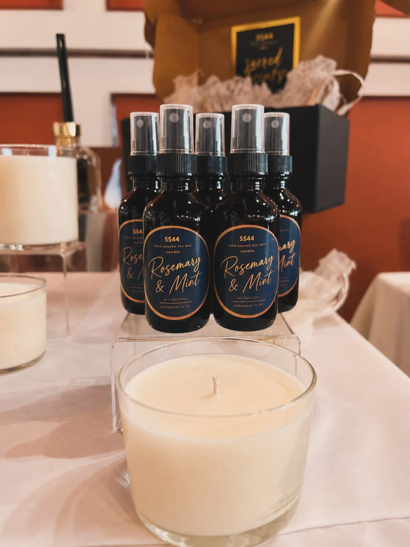 New Product 🚨✨ Rosemary &amp; Mint 🌿✨

A fresh, herbal blend created to bring a clean, uplifting energy into your space. Handcrafted with intention and made for those everyday moments of peace, clarity, and calm.

🌿 Fresh. Grounding. Refreshing.
?