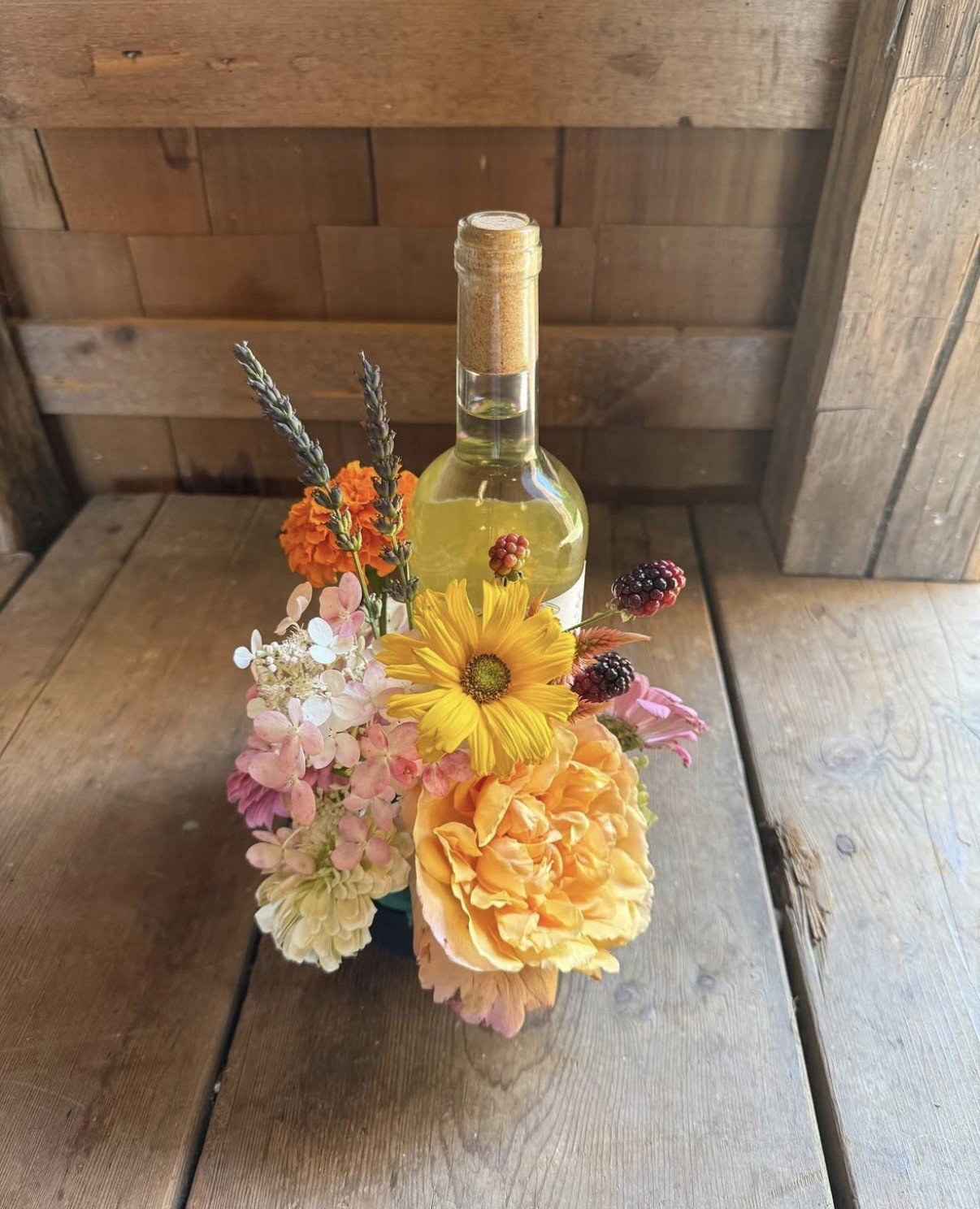 Wine bottle table arrangement.jpg