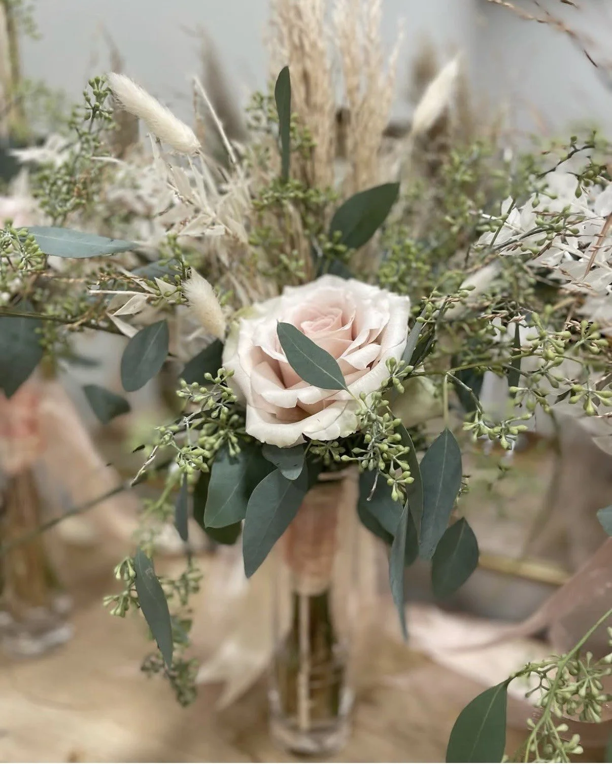 Simple fall bridesmaid bouquet.jpg