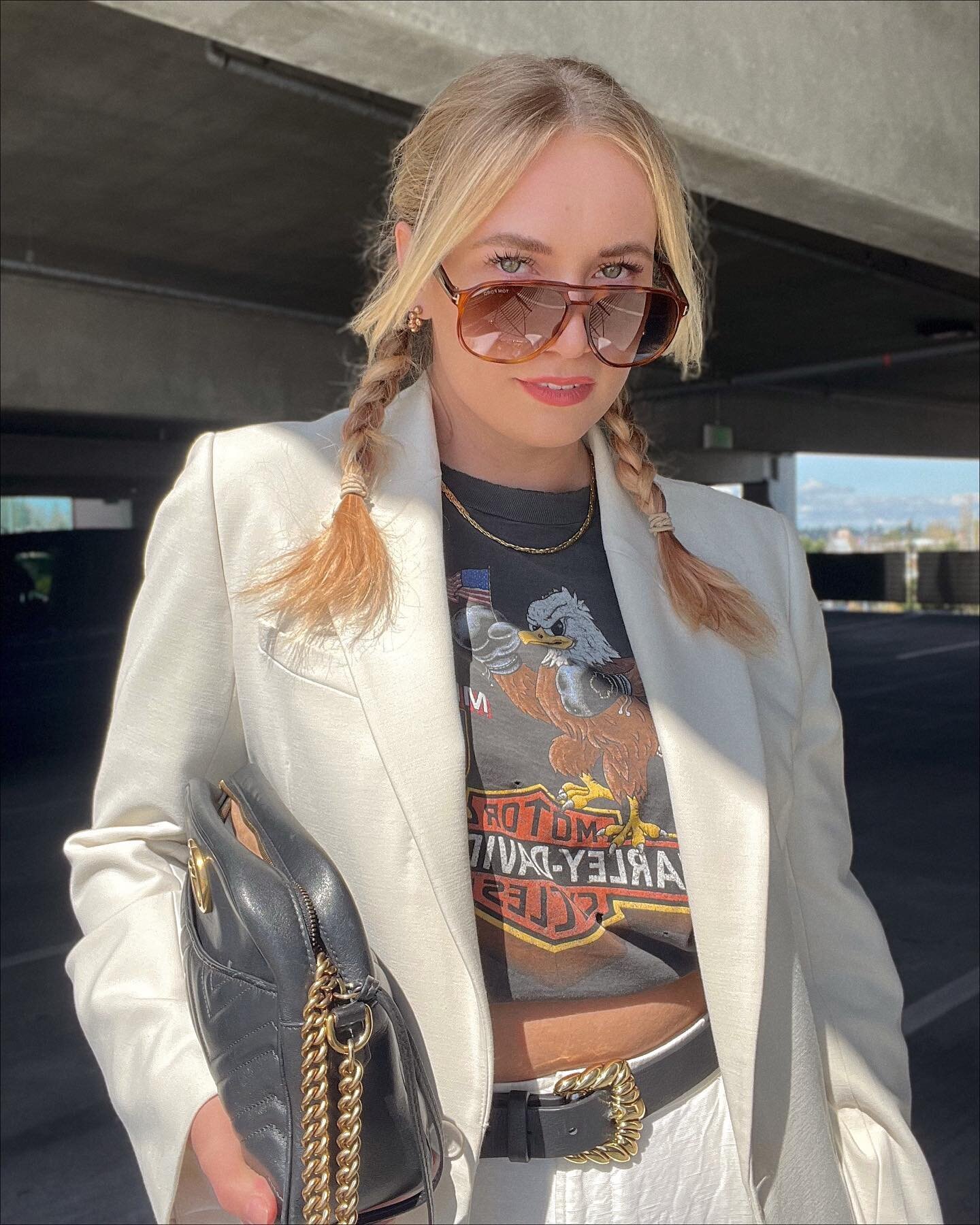 didn&rsquo;t spill anything on this outfit 🥇 

____
#seattlestyle #size14 #outfitdujour #springstyle #midsizestyle #stylenotsize #stylecrush #lookinspo #stylediaries #midsizebabes #ootddetails #streetweardaily #contentcreator #whowhatwearing #street