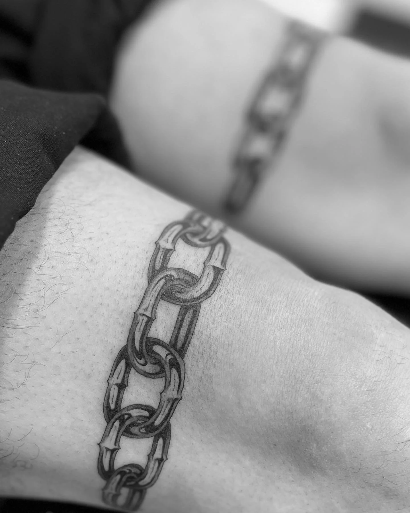 Chain link tattoo black and grey 
