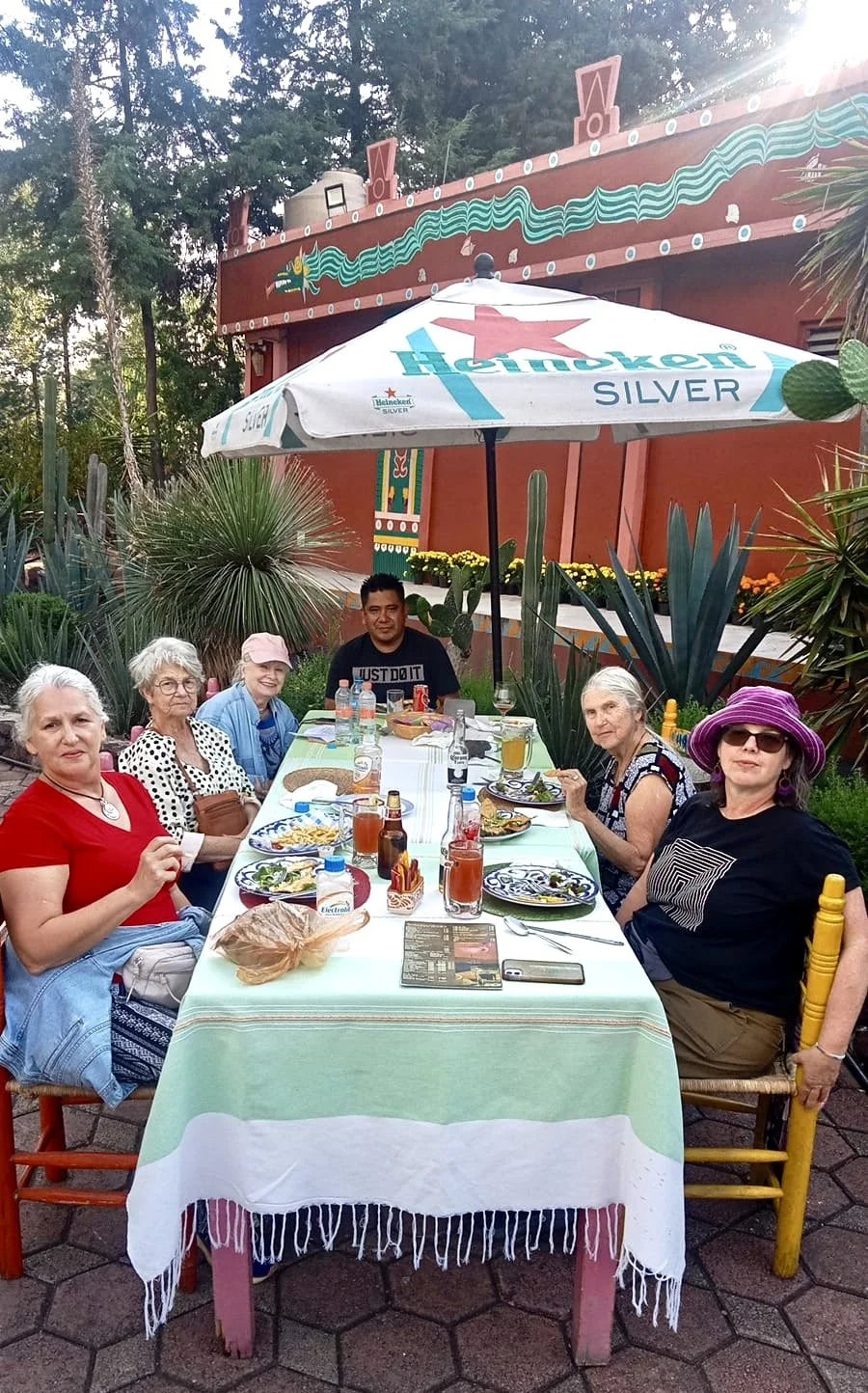 Lunch at Teotihuacán (with guitar serenade)