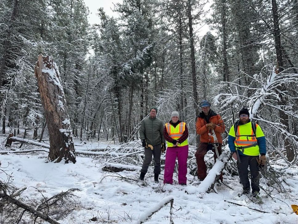 A bit of snow didn&rsquo;t stop these volunteers from showing up today for the Spring Clean Up at the Dorr -Grasmere Motorized Trail Network. 

If you ride Koocanusa trails but are unable to come to volunteer days then we get it, especially on days l