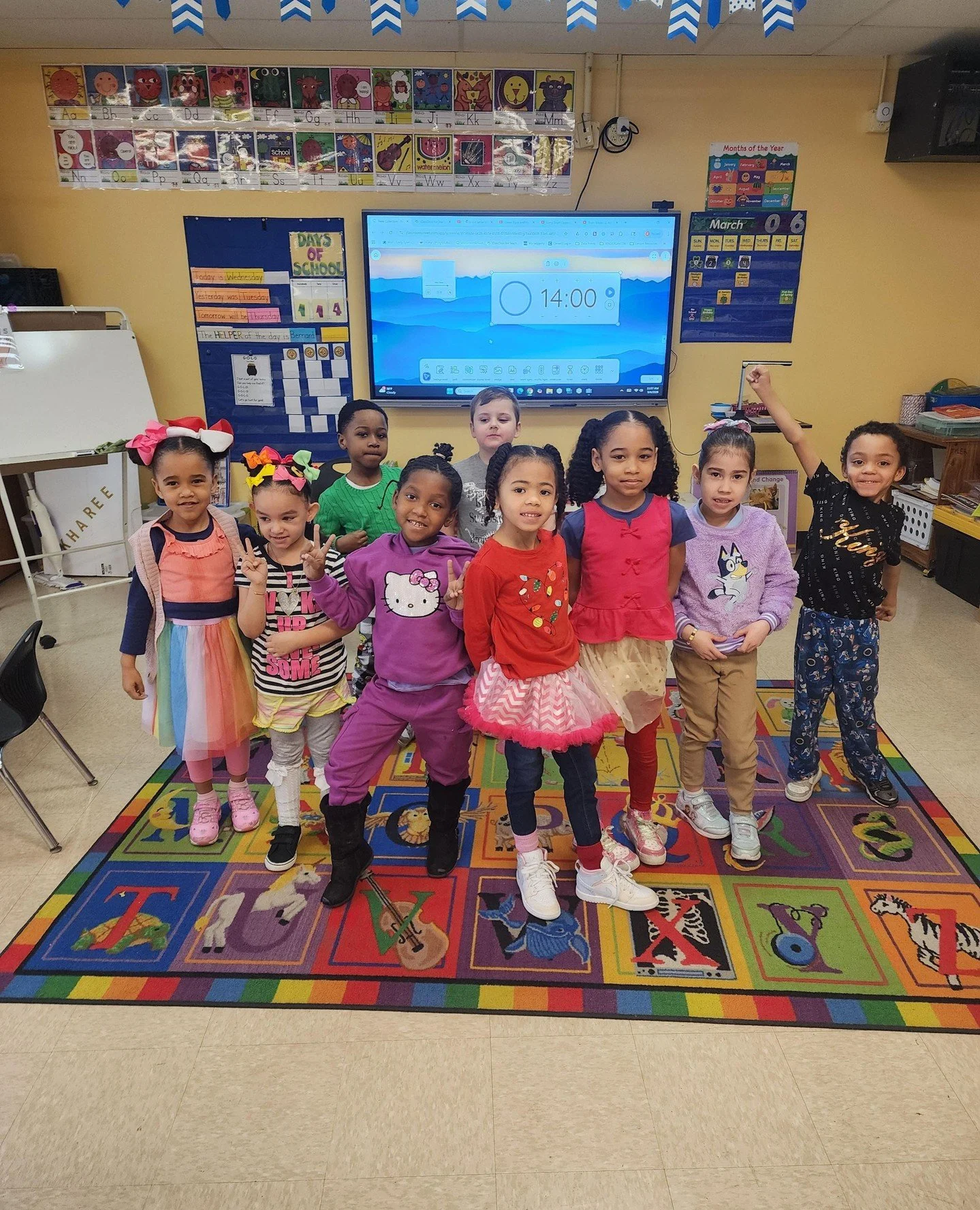 📚✨ #TBT to Wacky Wednesday with our Kindergarteners during Dr. Seuss&ndash;themed Reading Week! From crazy hats to silly socks, these little readers brought all the fun and imagination to life! 🐱🎩💛