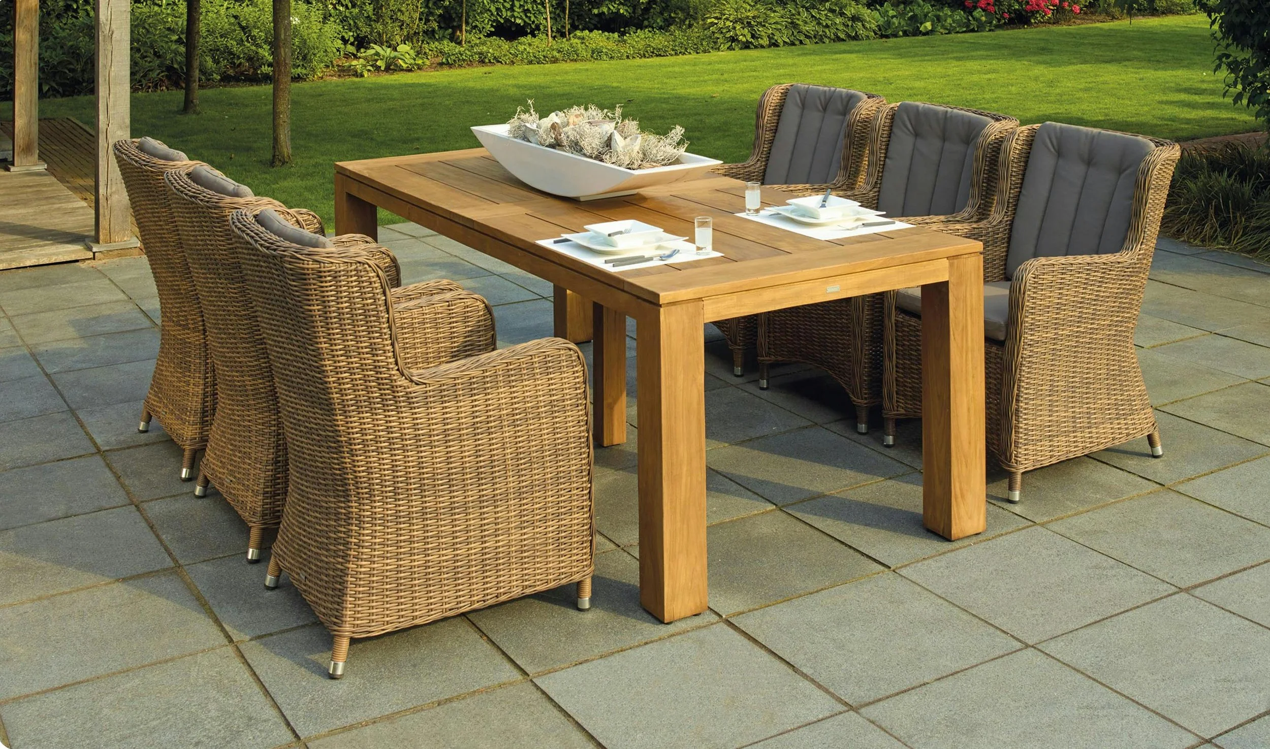 Choosing the Right Hardscape Material for Your Home