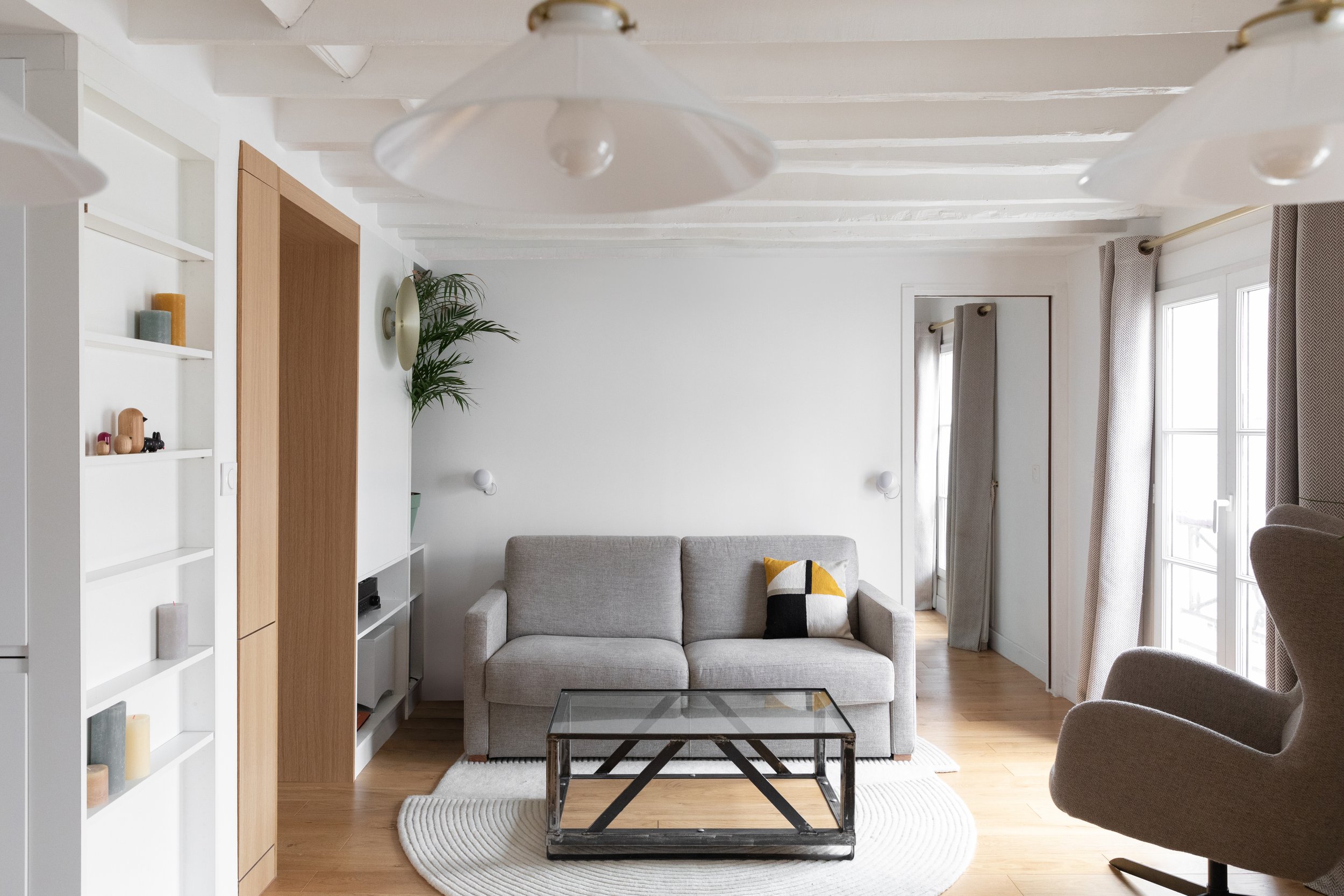 lume_architectes_paris_projet_lumière_matière_espace_transformation_complete_traversant_usage_menuiserie_séjour_totem