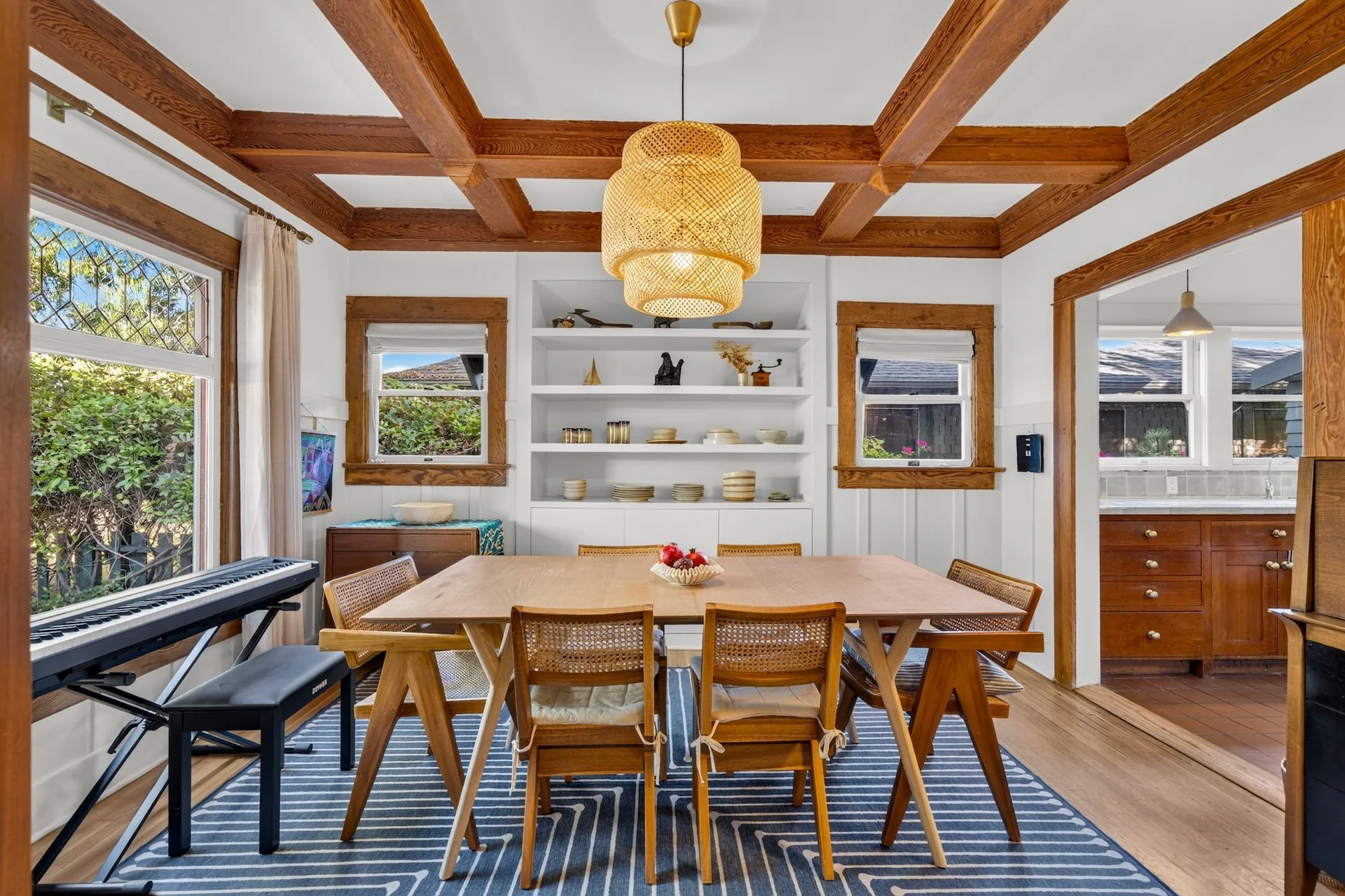 DINING AREA.jpeg