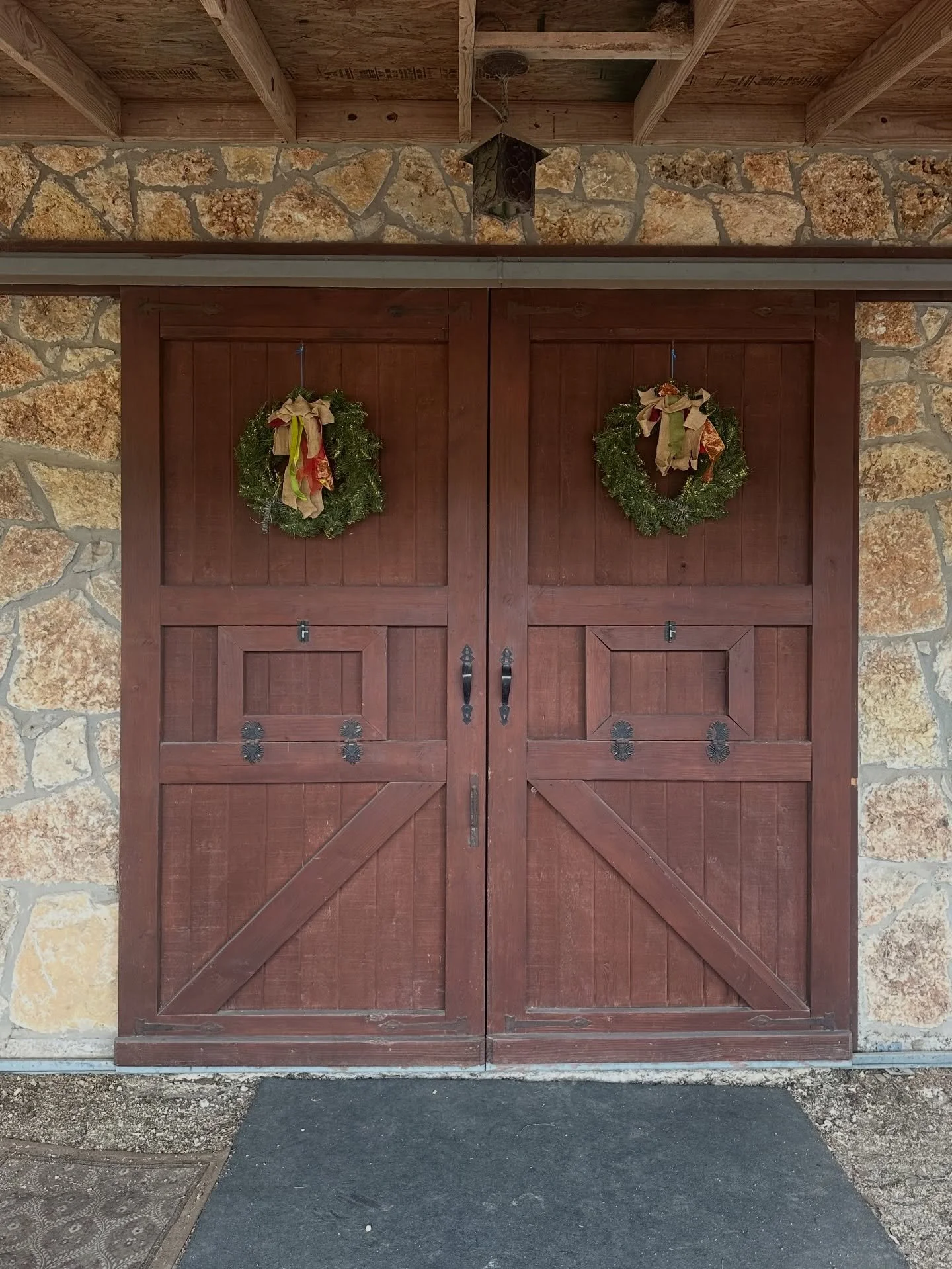 Merry Christmas from our barn to yours! May your season be Merry and Bright🎄