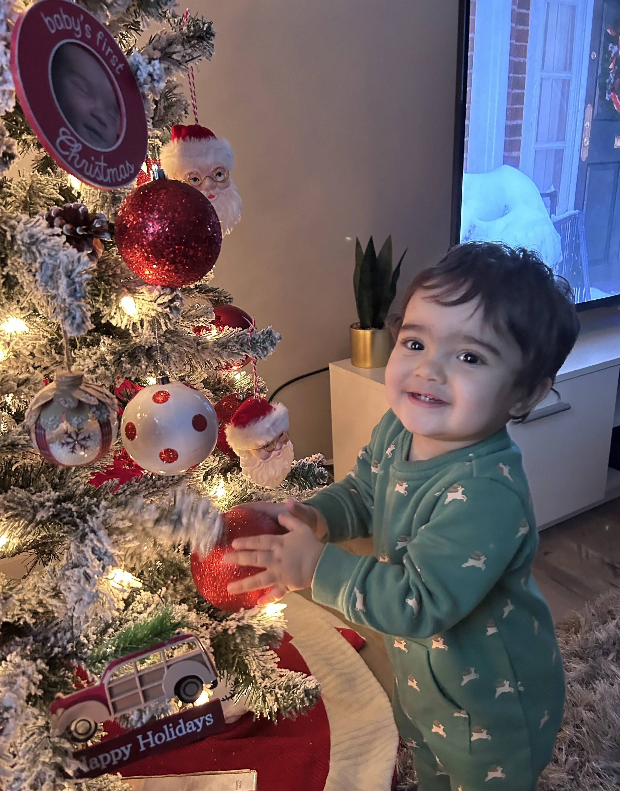 Daniel rodriguez Xmas Silvia Kodrasi.jpeg