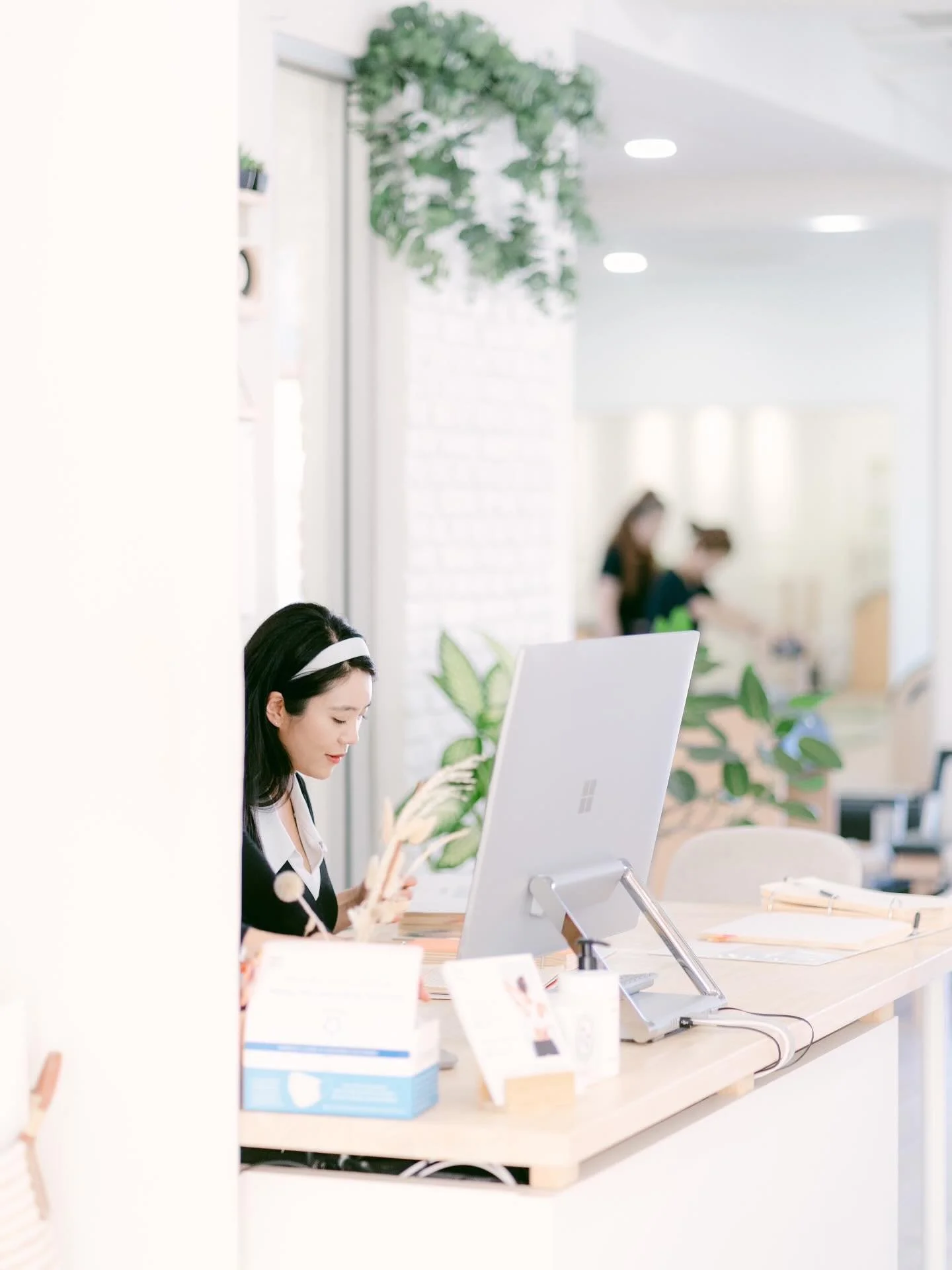 &ldquo;More than a studio, a space of warmth and growth.&rdquo;

-
🧘&zwj;♀️집중할수있는, 일대일 개인레슨

👯&zwj;♀️ 함께하는 즐거움, 듀엣 2:1 

🎶 활기차고 즐거운, 스몰 그룹 클래스 
-
.
.
.
-
#다이어트 #체형교정 #라운드숄더 #코어강화 #근력증진 #삶의활력 #소셜 #맨즈필라테스 #시니어필라테스 #운동 #자이로토닉 #ﬁtness #workout #pilate