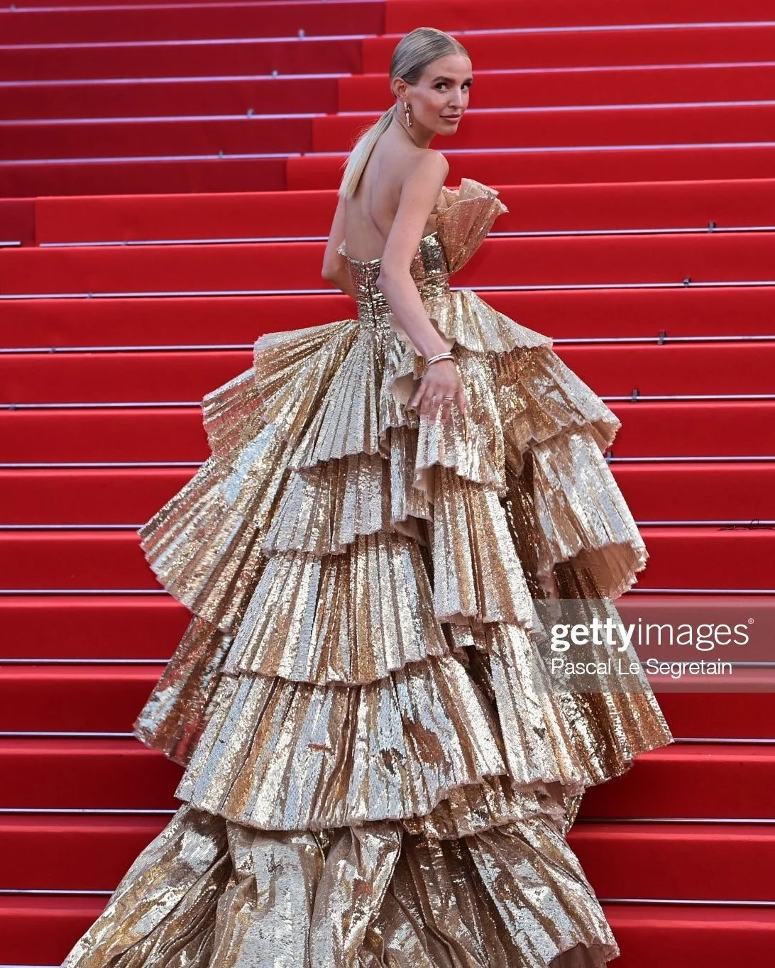 Leonie Hanne Cannes_8.jpg