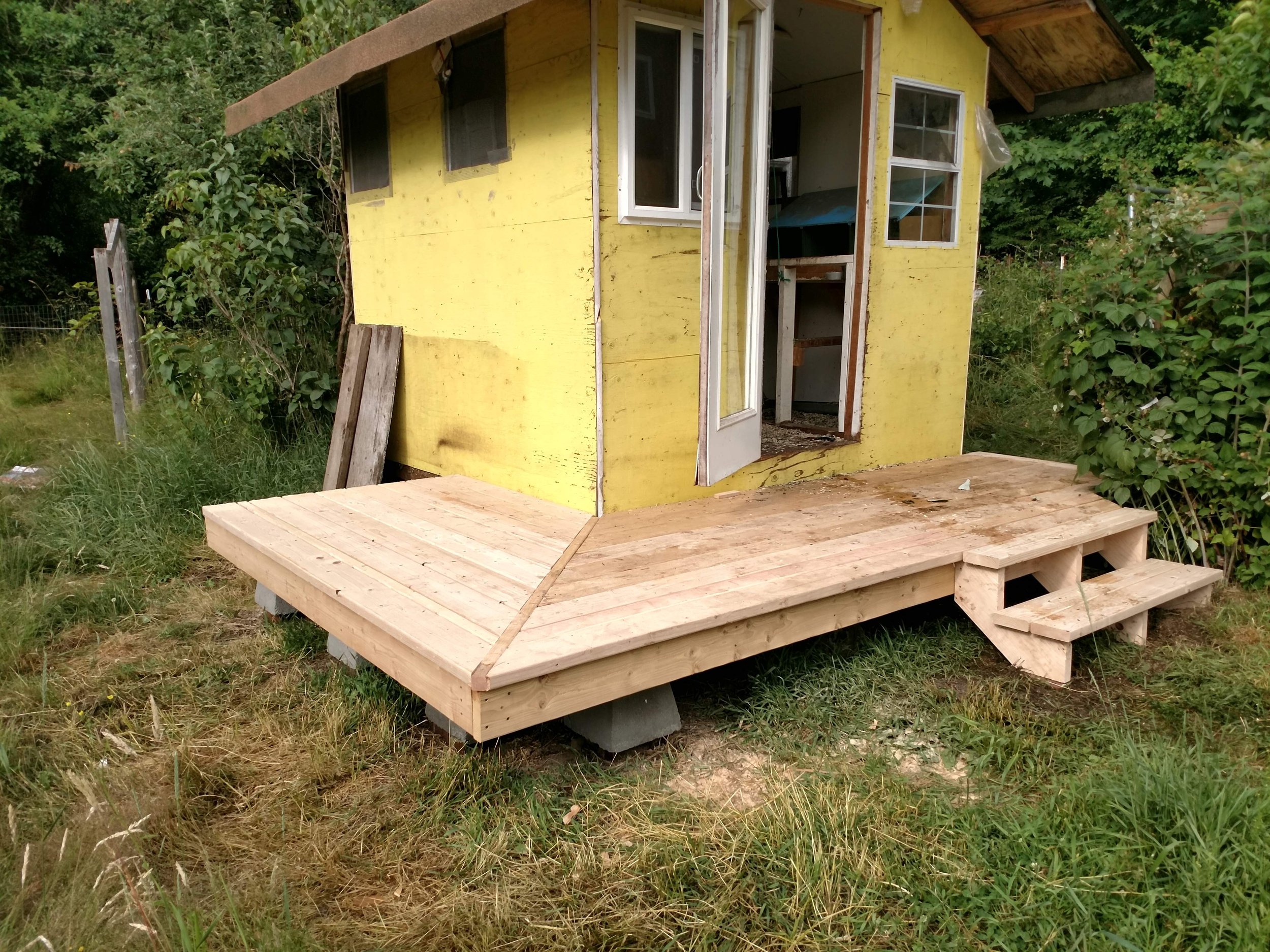 chicken coop deck.jpg