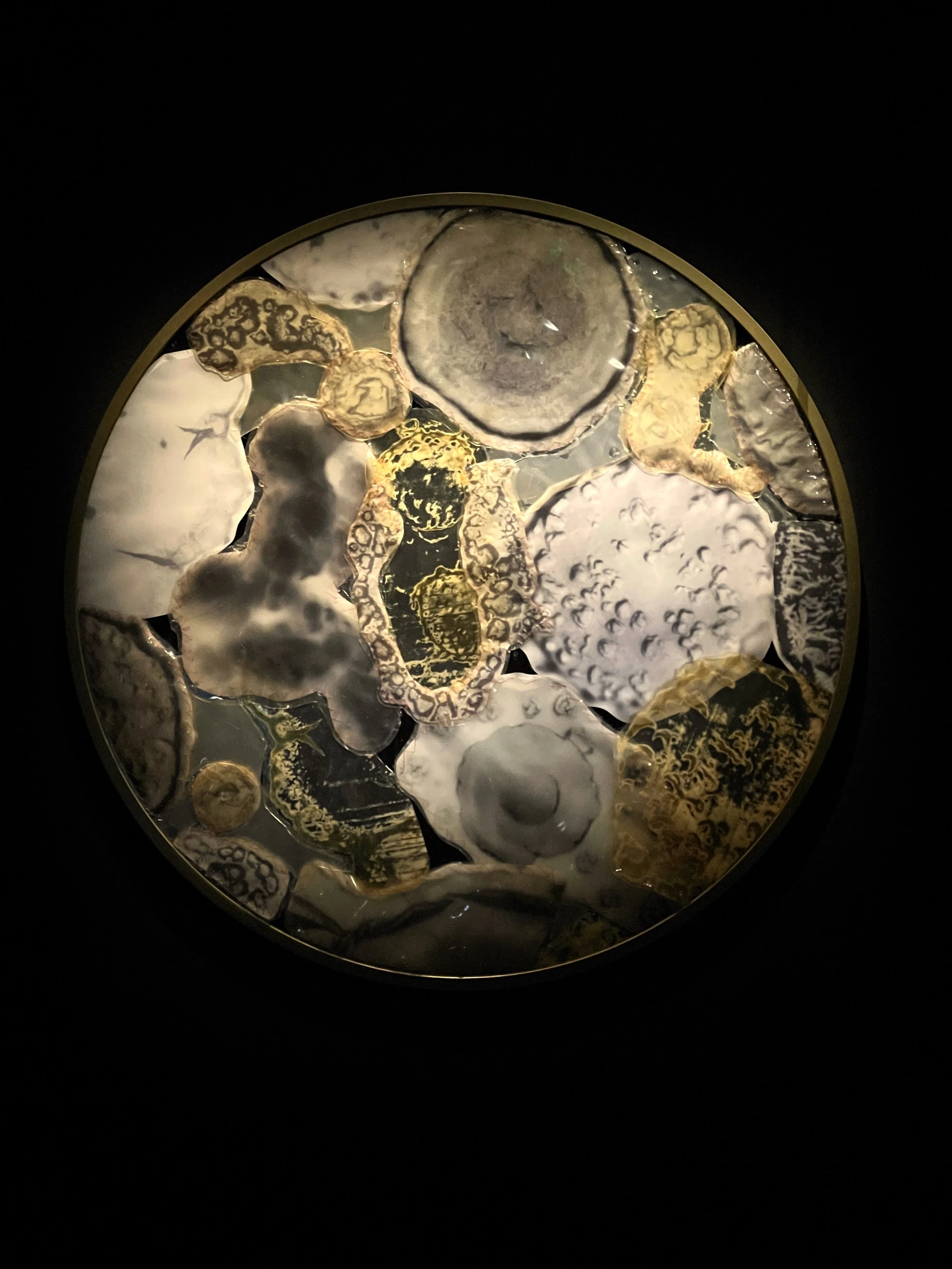 Viola Arduini, "Milky Ways," 2025, glass, mirror, and projection.