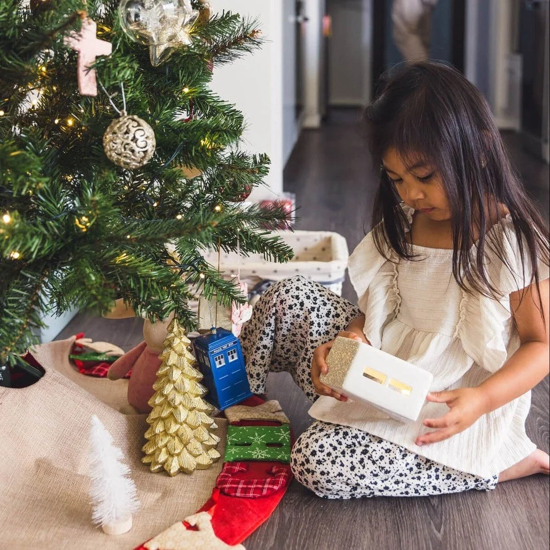 I know, I know... October is too early to be posting about Christmas. But, if you'd like to do something different to the standard Christmas photo this year, how about a laid back session with me while you put up the Christmas tree or do some Christm
