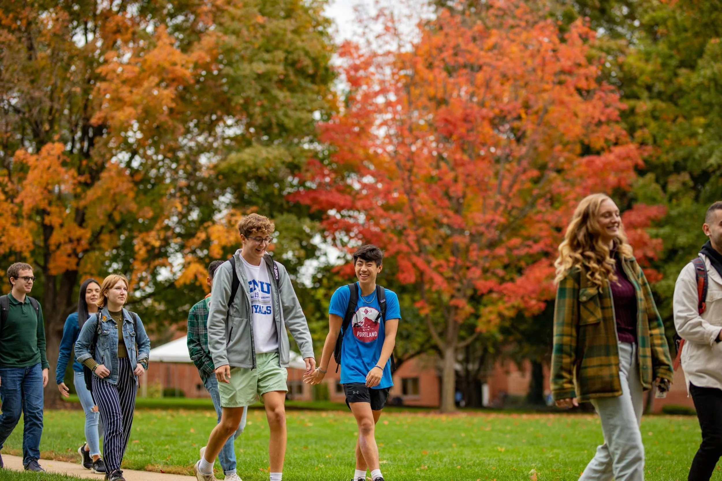 20211028 Students fall campus_JMS-231.jpg