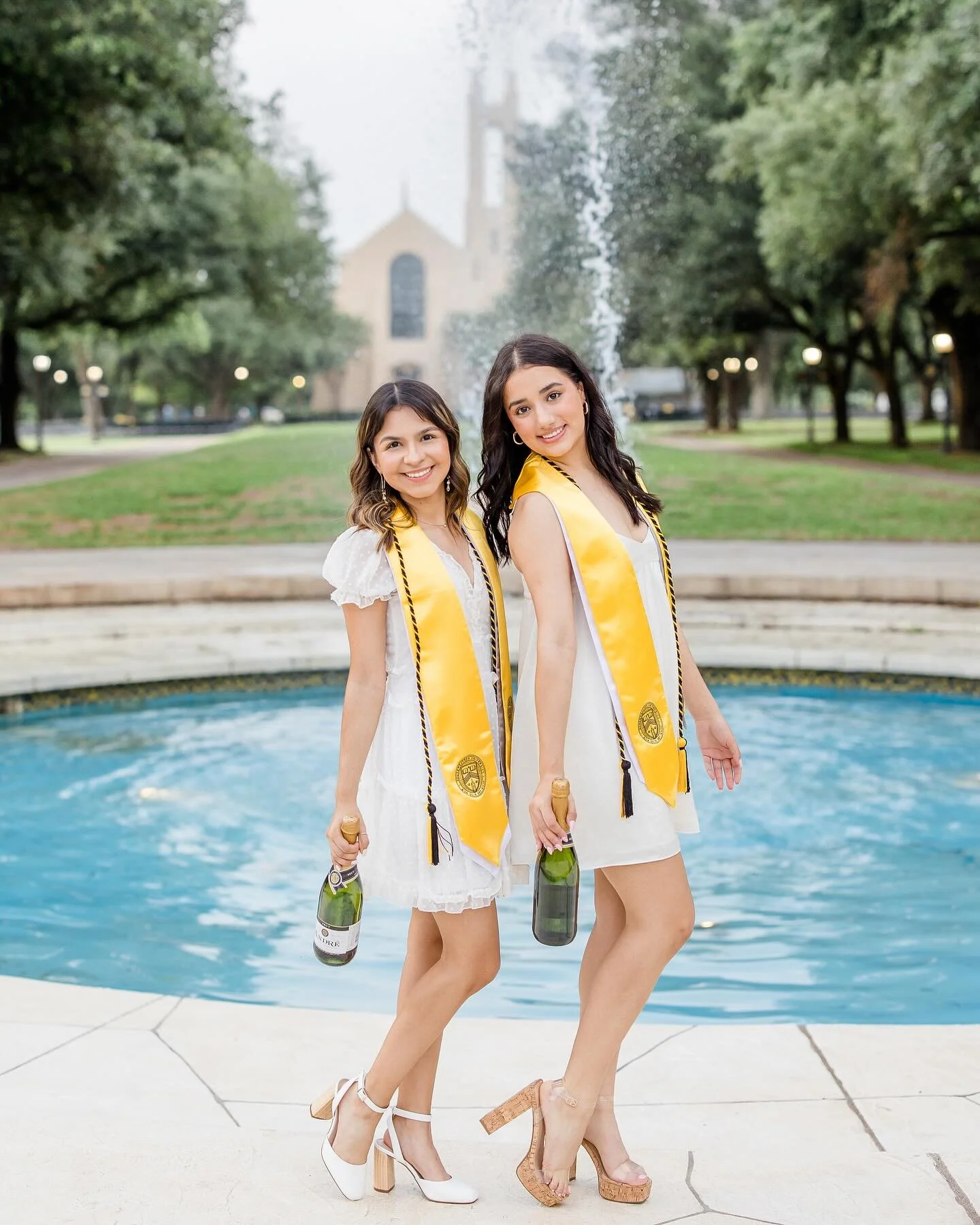 These beauties personalities were as bright and bubbly as their champagne! 🥂 Graduation season is approaching fast, send a DM to book your upcoming session. Congratulations to the Class of 2024!
