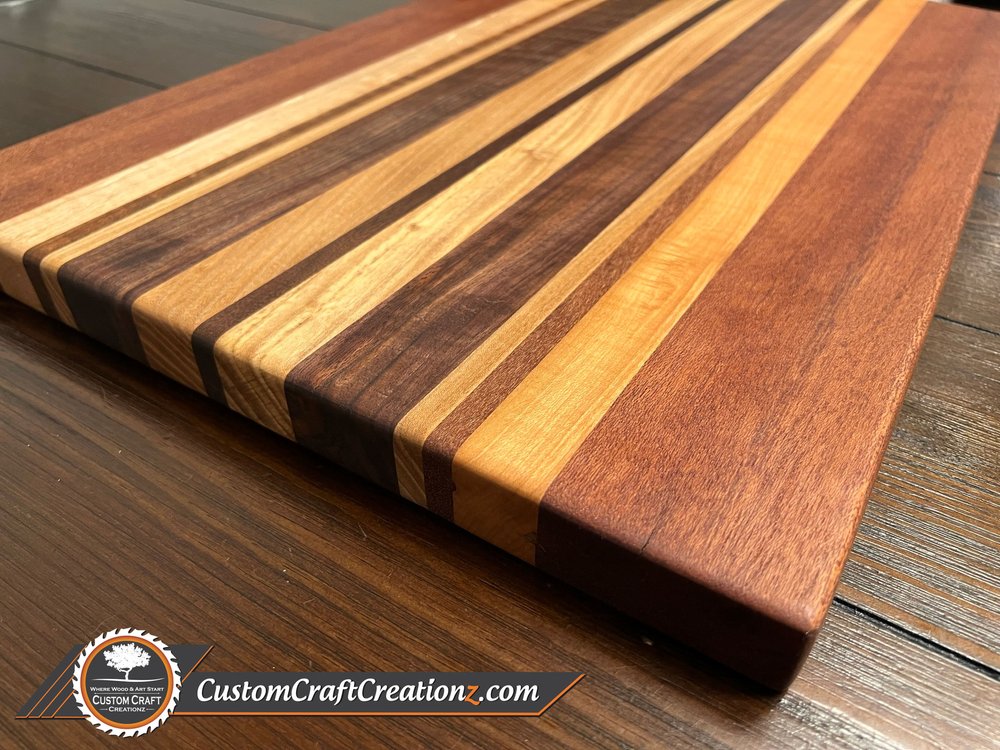 Walnut and hard maple side edge cutting board - Design and Craft